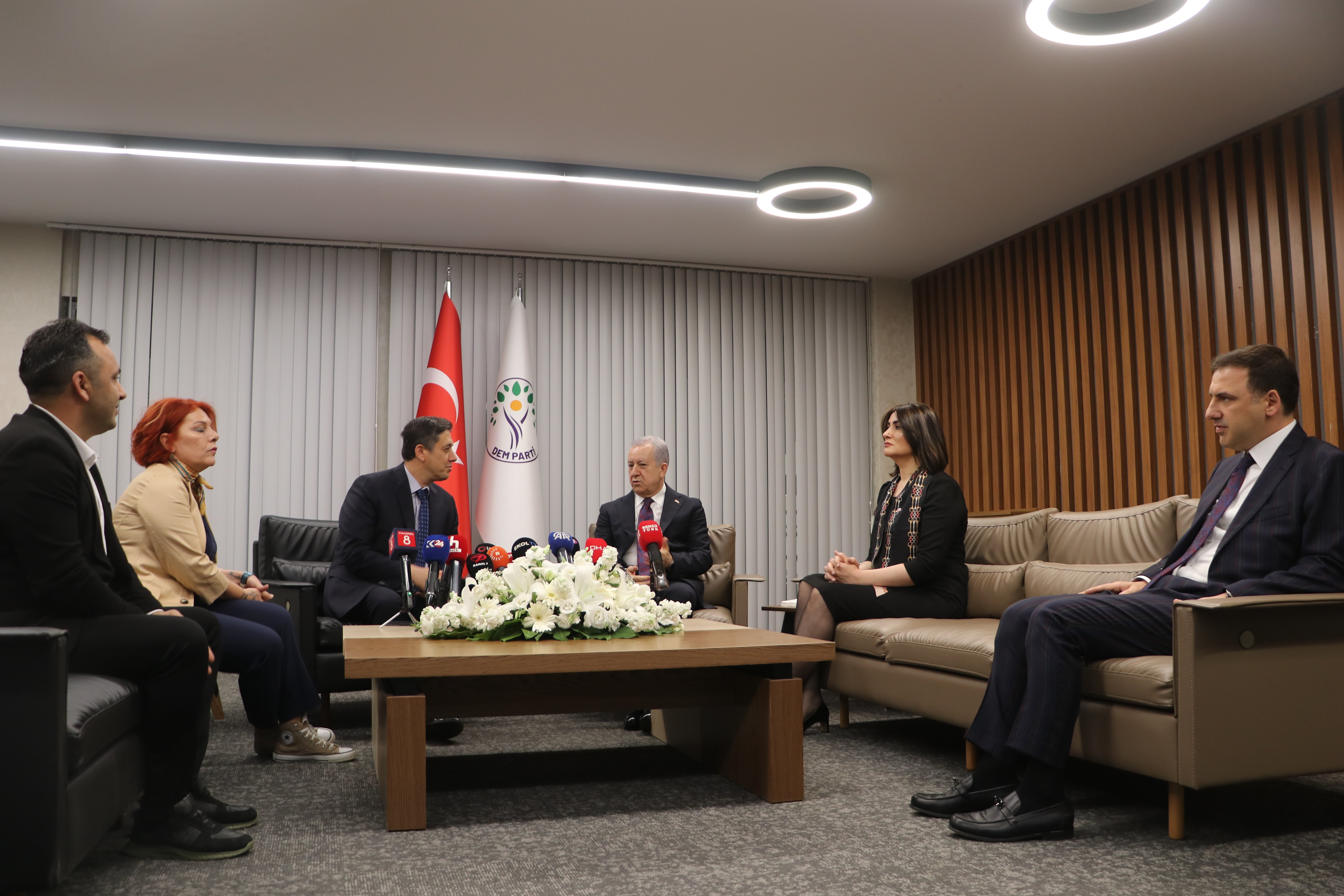 MHP ve DEM Parti heyetleri bayramlaşma ziyareti