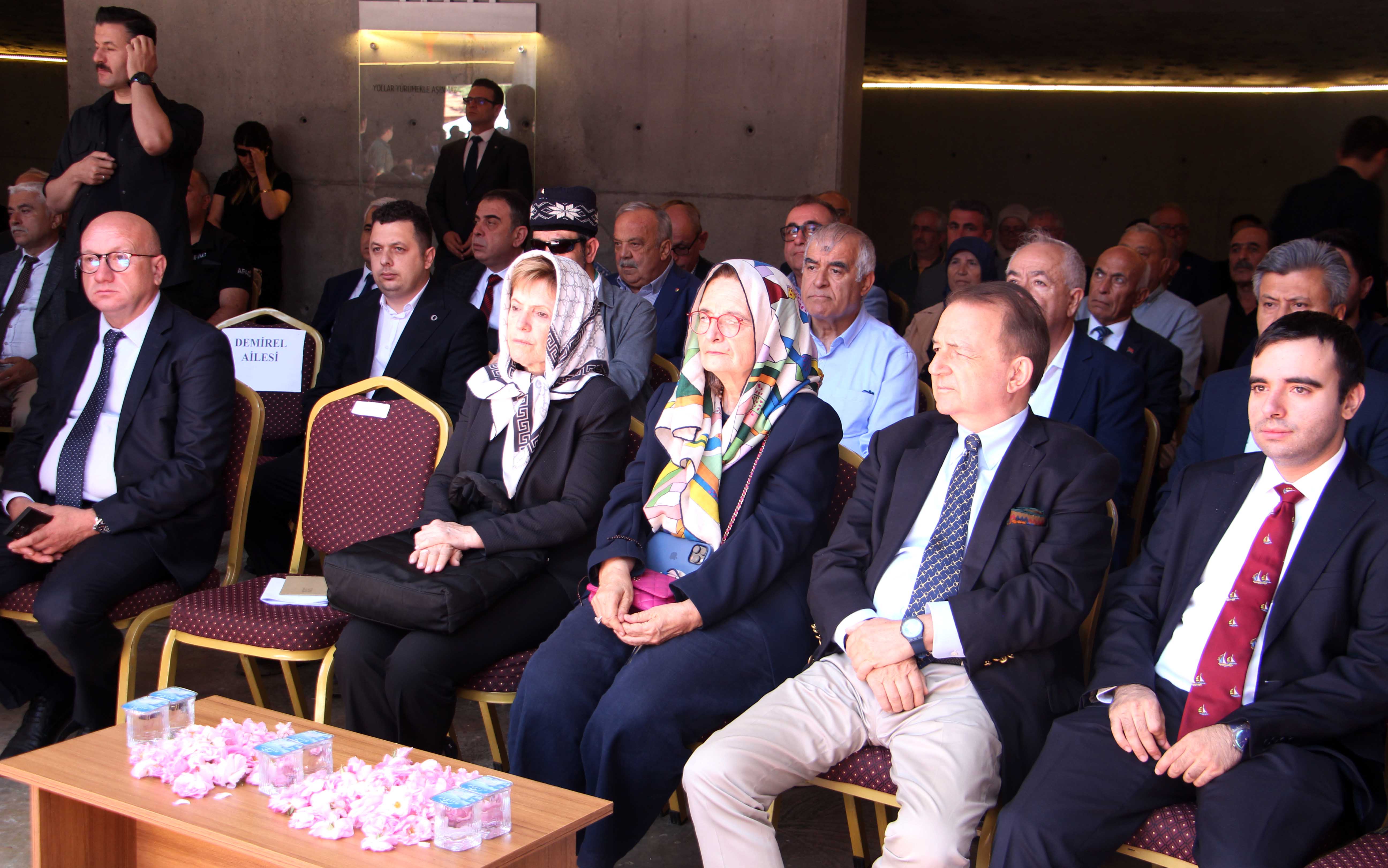 Süleyman Demirel Anıt Mezarı