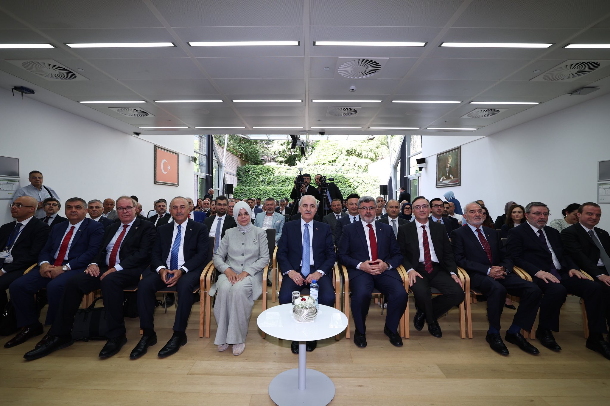 Numan Kurtulmuş konuşma yapıyor