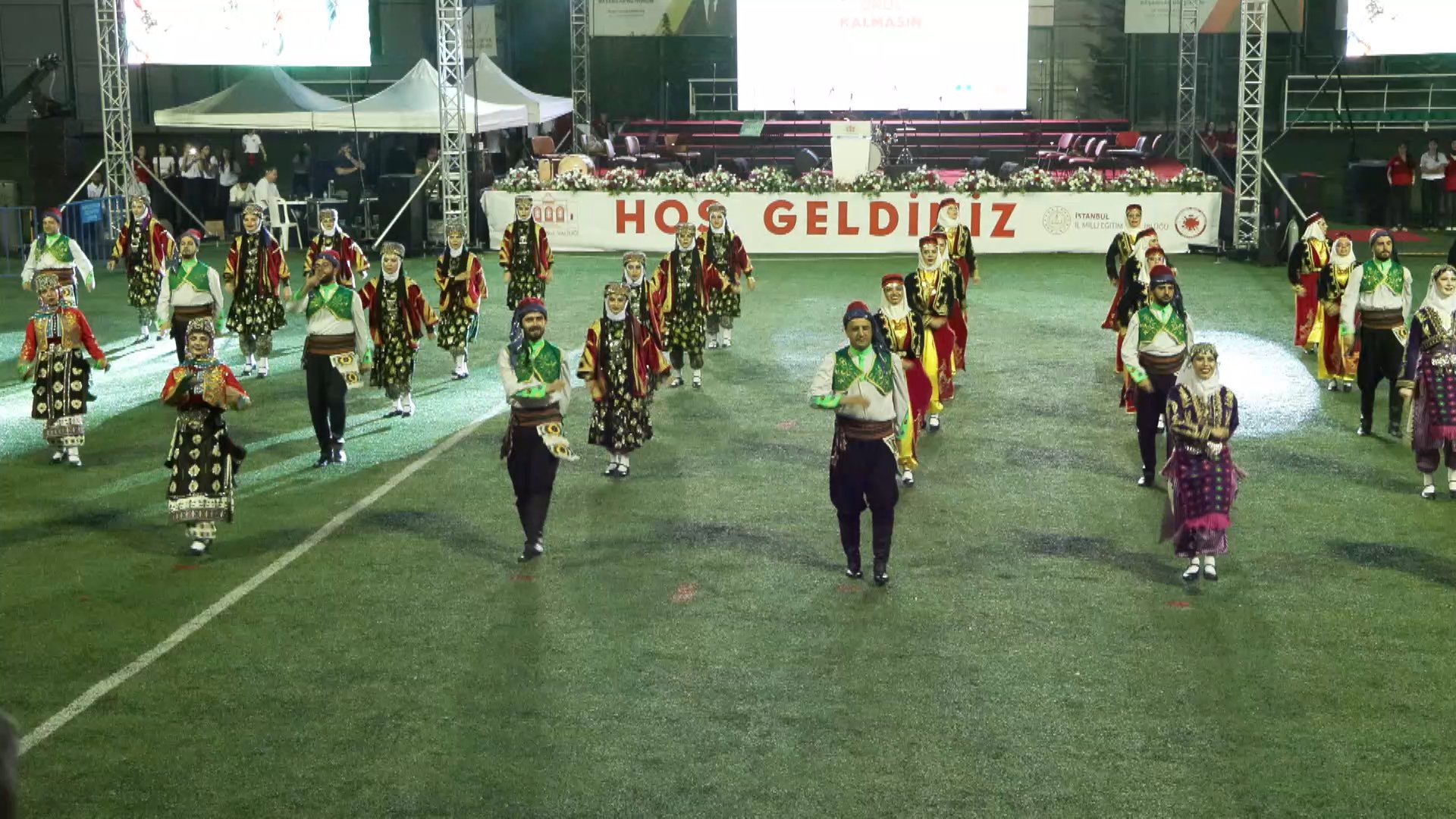 Öğrenciler Sahne Alıyor