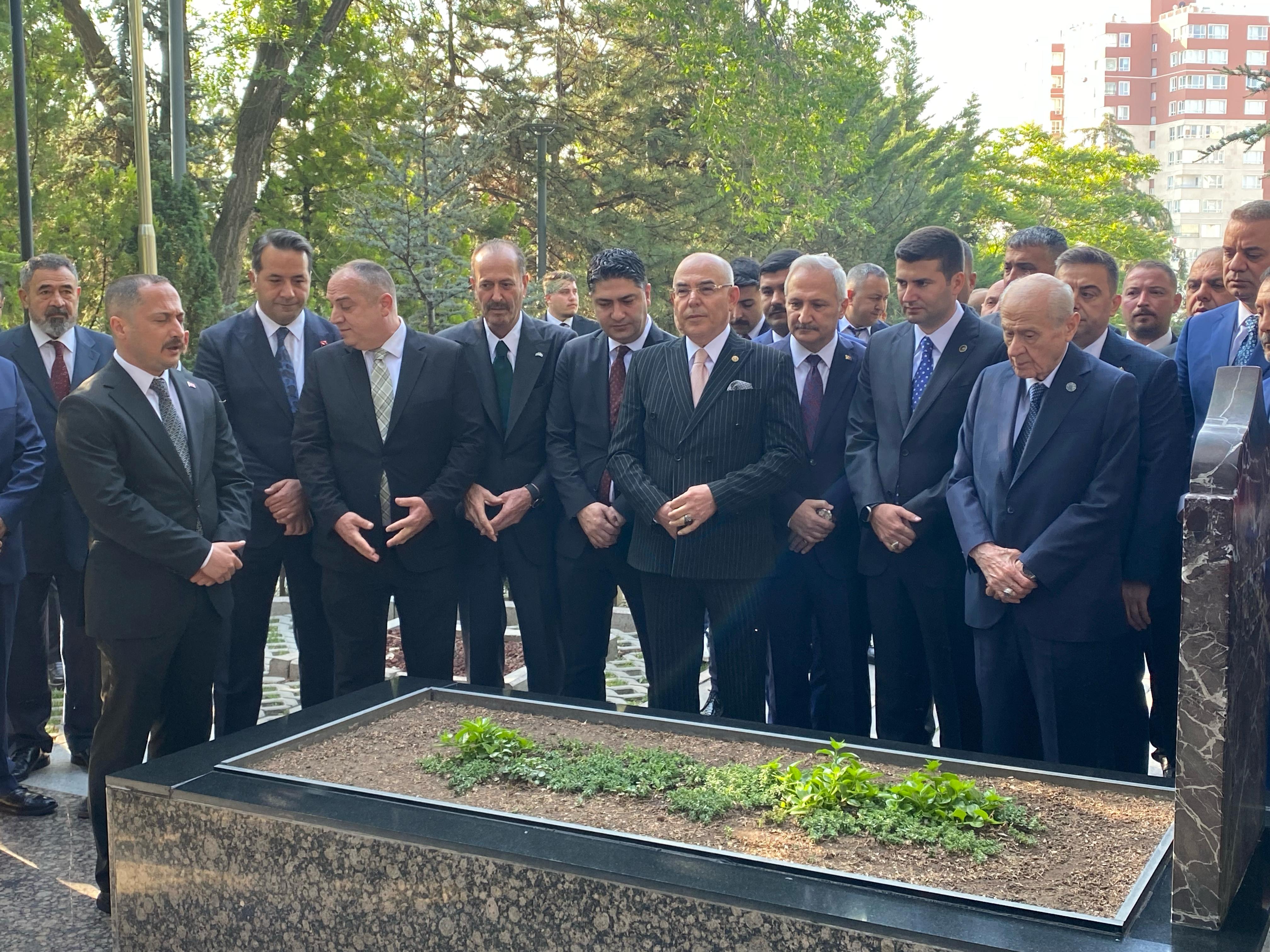 Devlet Bahçeli Alparslan Türkeş mezarı ziyareti