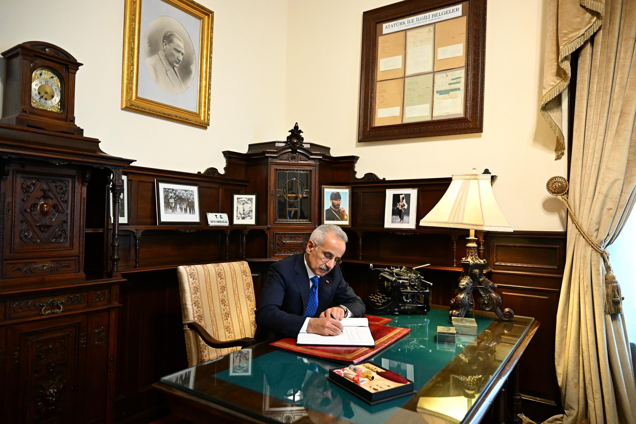 Bakan Uraloğlu Sofya Büyükelçiliği ziyareti