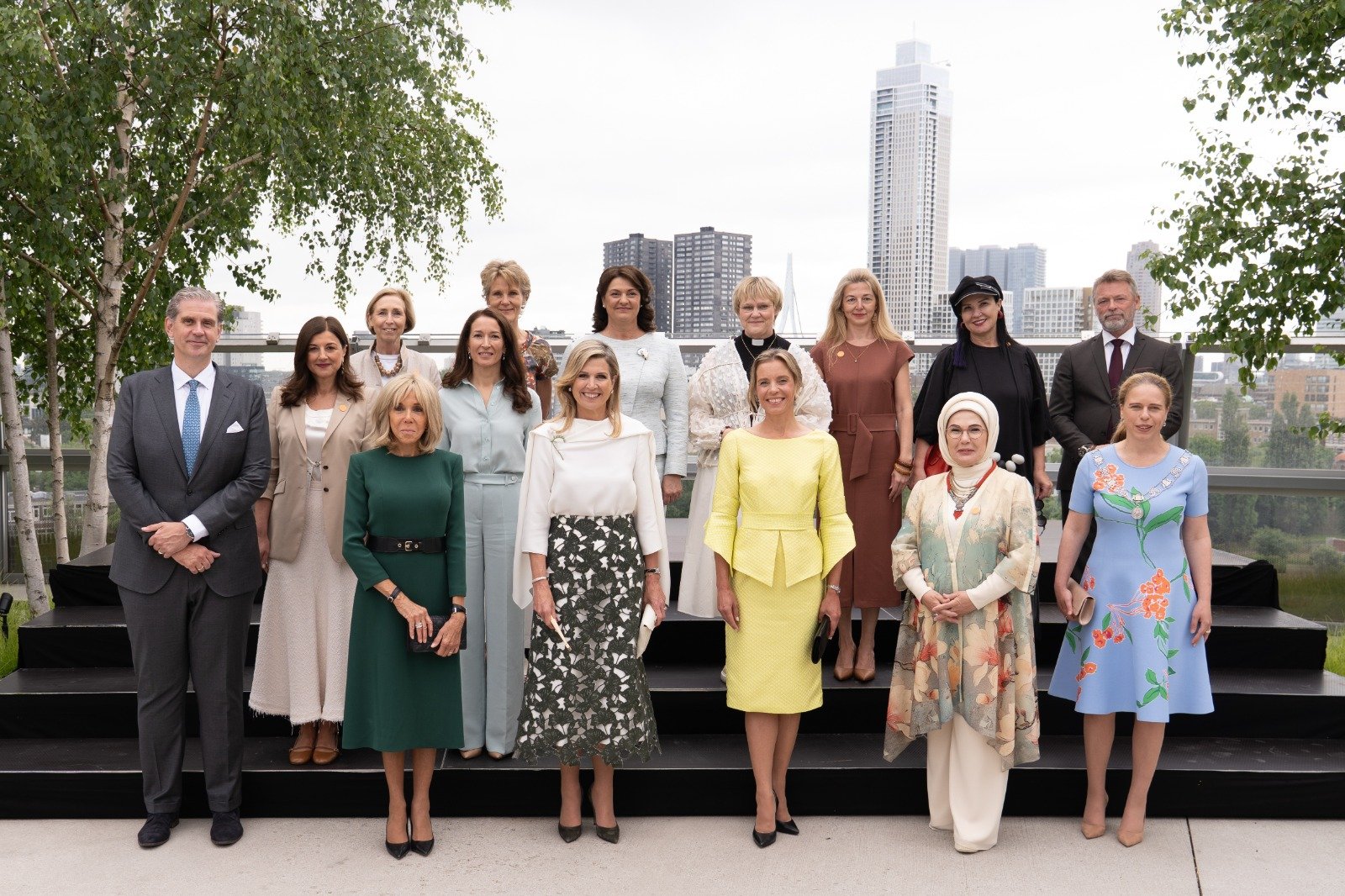 Emine Erdoğan lider eşleriyle buluştu