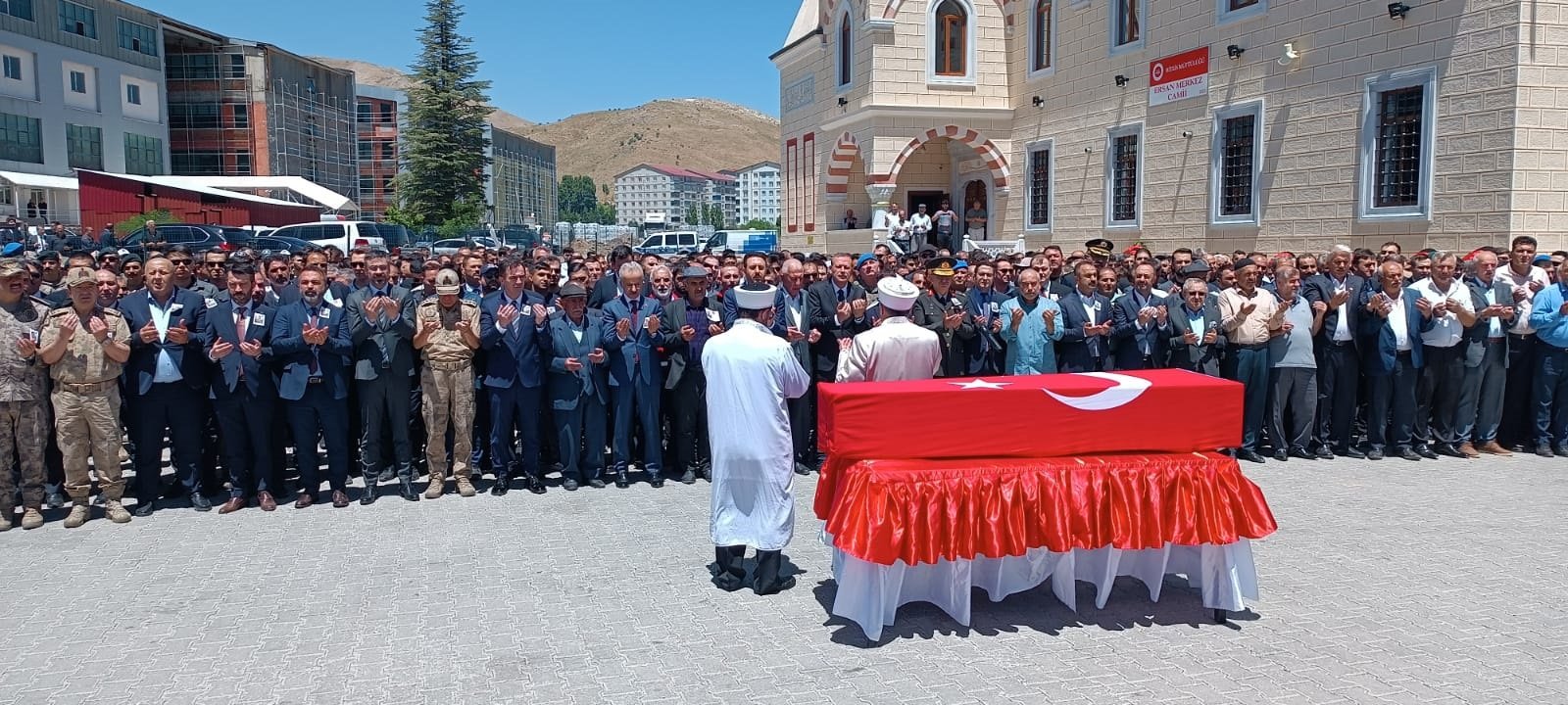 Şehit Uyanık için düzenlenen tören