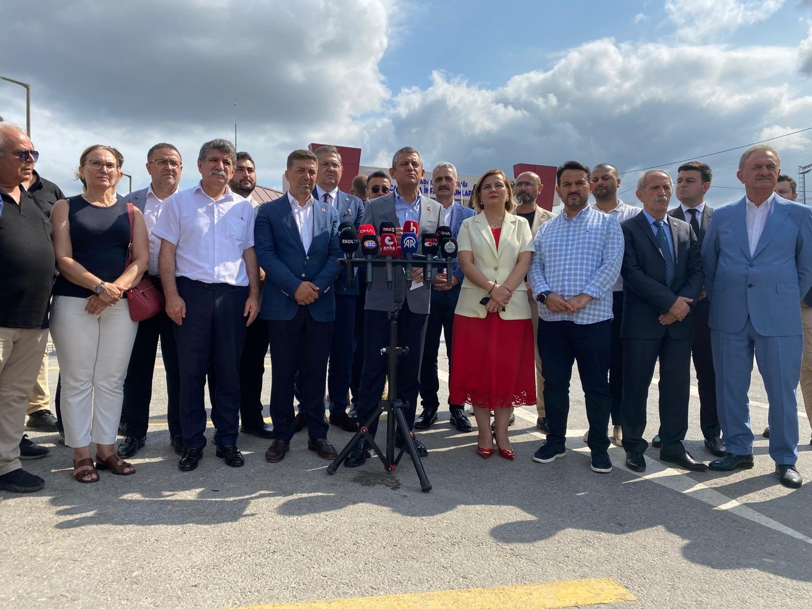 Özgür Özel Kandıra Cezaevi ziyareti