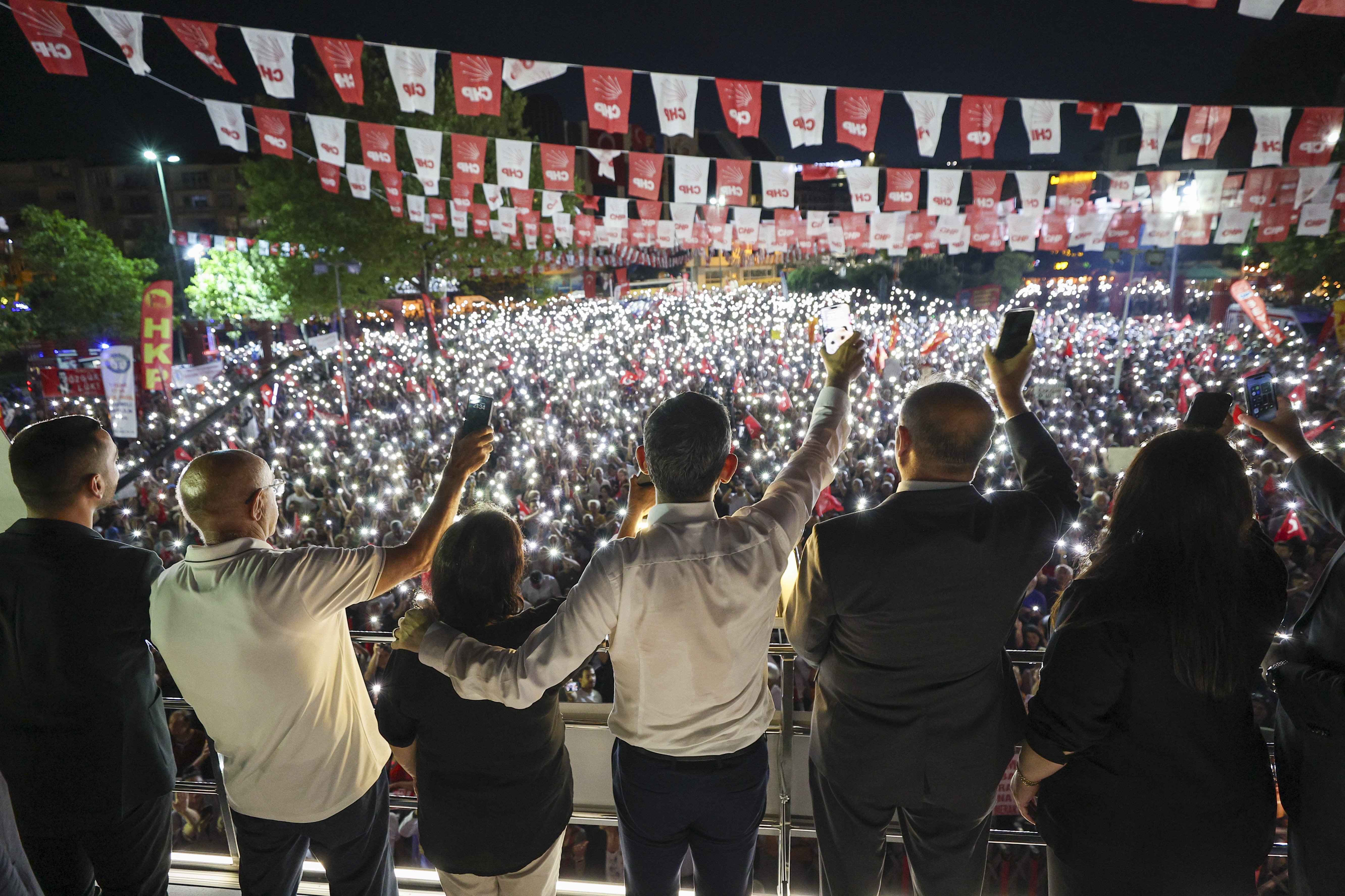 Kartal Mitingi Kalabalığı
