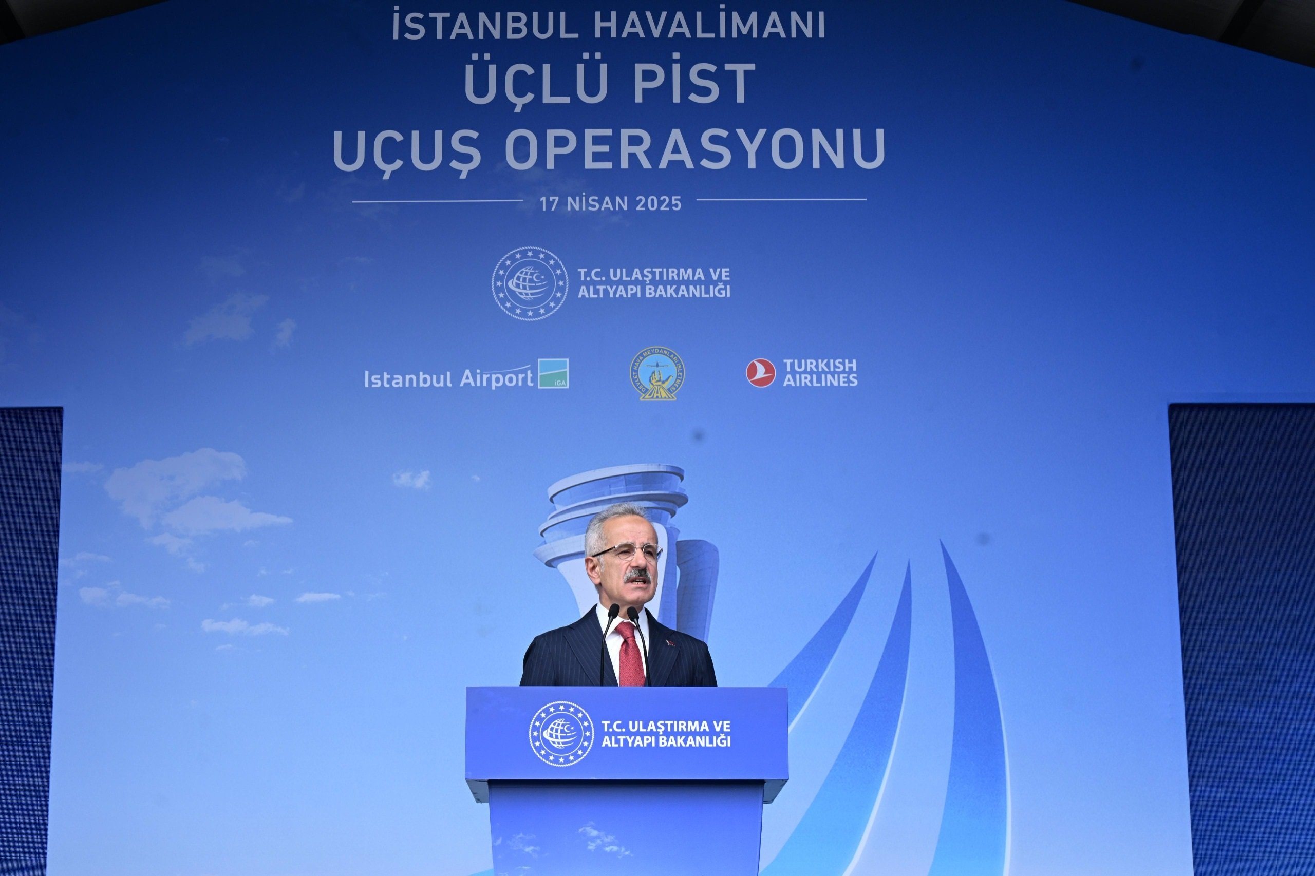 Bakan Uraloğlu Üçlü Pist Operasyonu