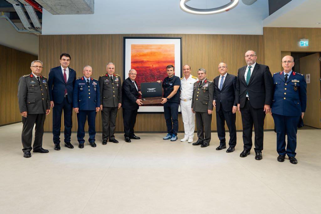 Milli Savunma Bakanı Yaşar Güler Özdemir Bayraktar Milli Teknoloji Merkezi ziyareti