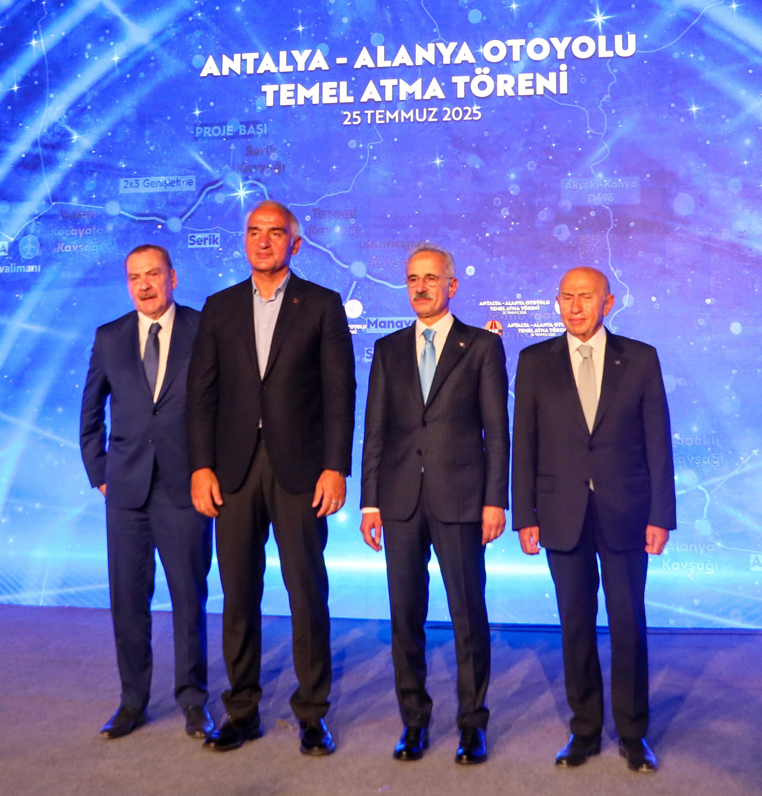 Ulaştırma ve Altyapı Bakanı Abdulkadir Uraloğlu