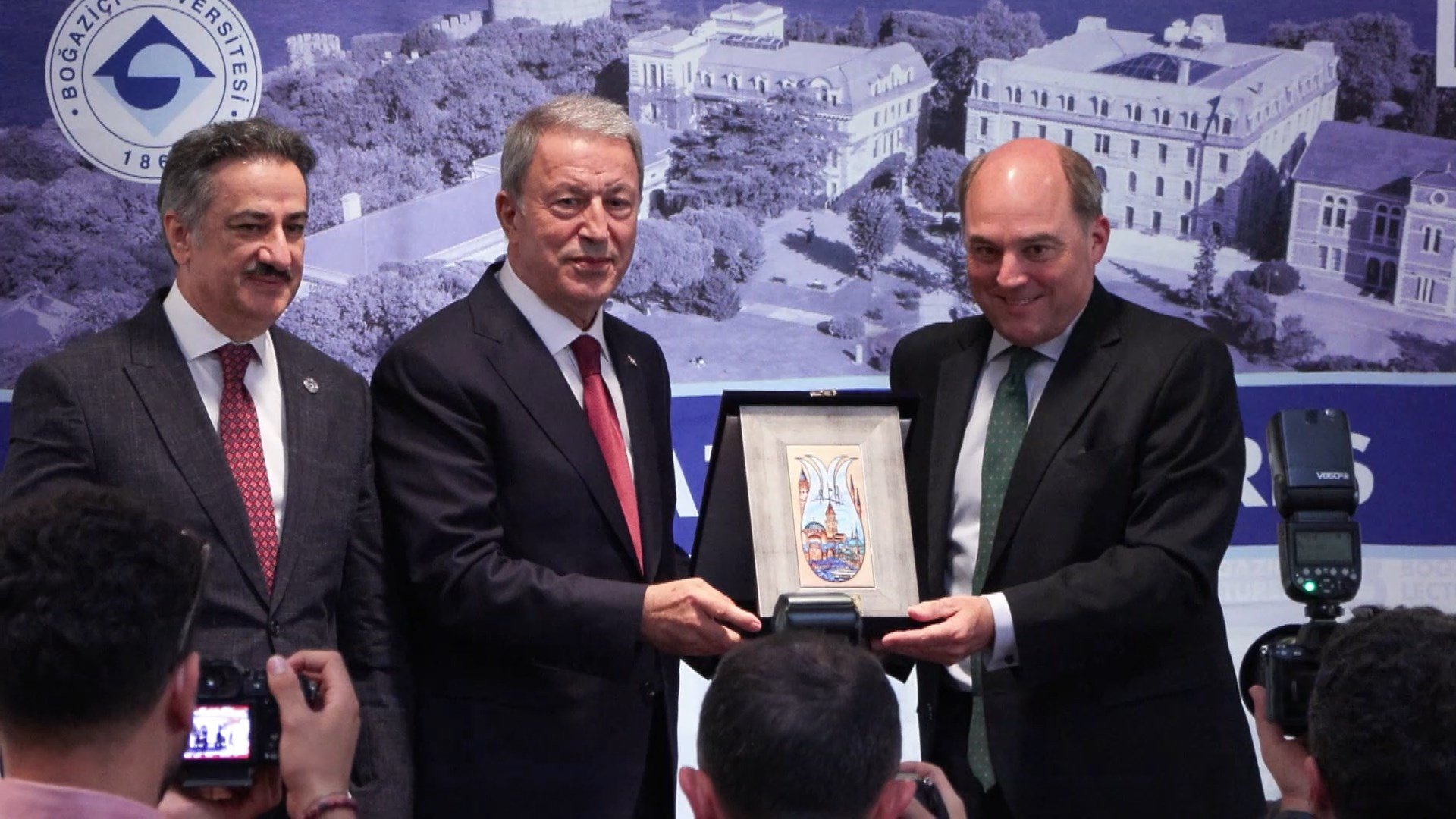Hulusi Akar ve Ben Wallace