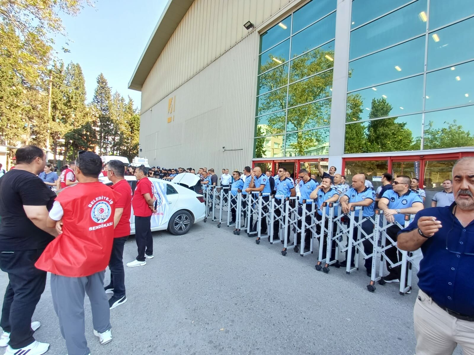 İzmir Büyükşehir Belediyesi işçi eylemi