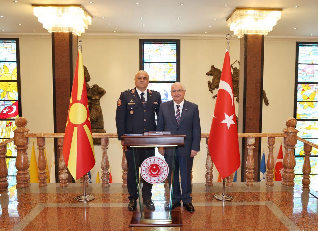 Milli Savunma Bakanı Yaşar Güler ve Genelkurmay Başkanı Gürak