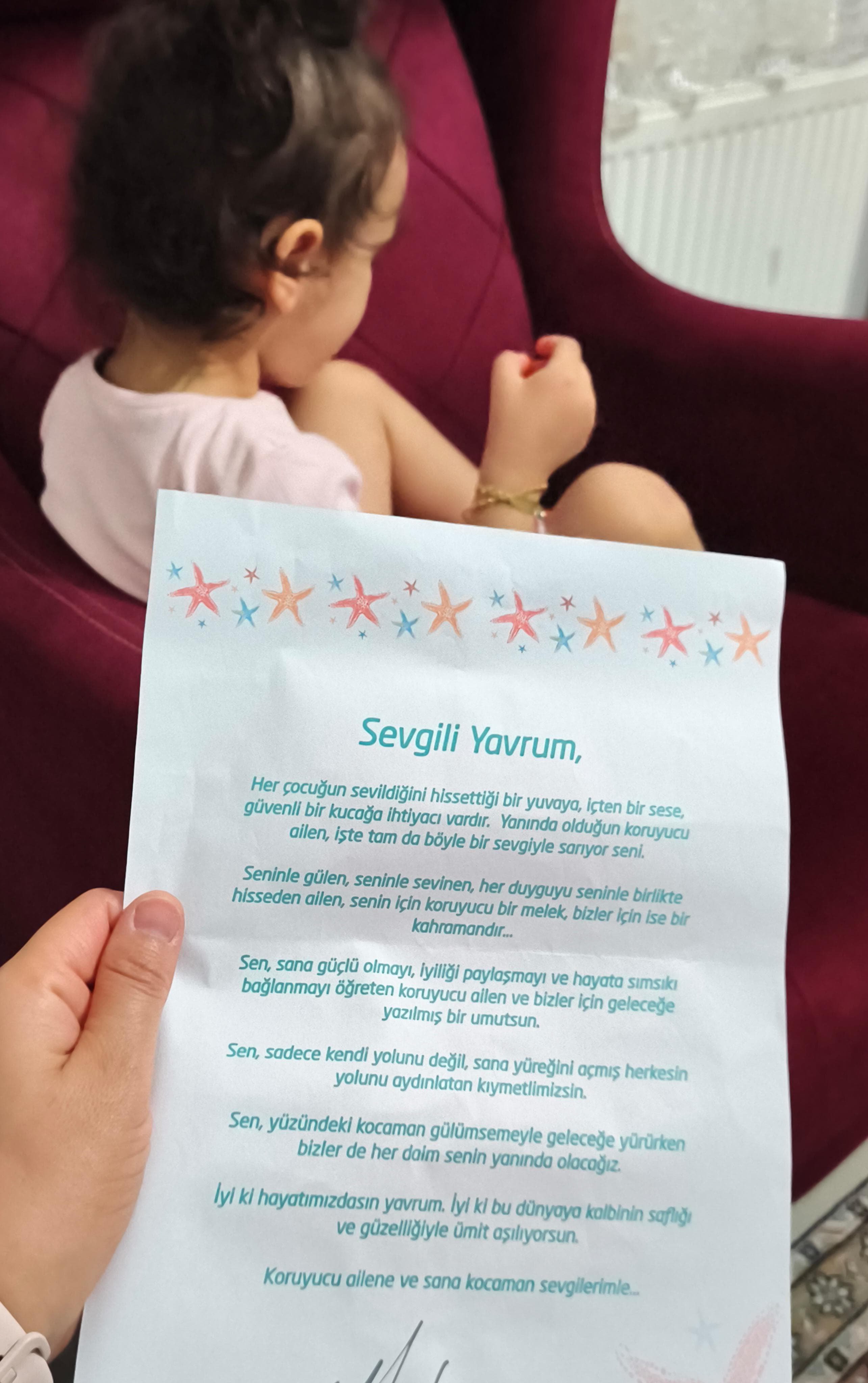 Bakan Göktaş Mektup Okurken