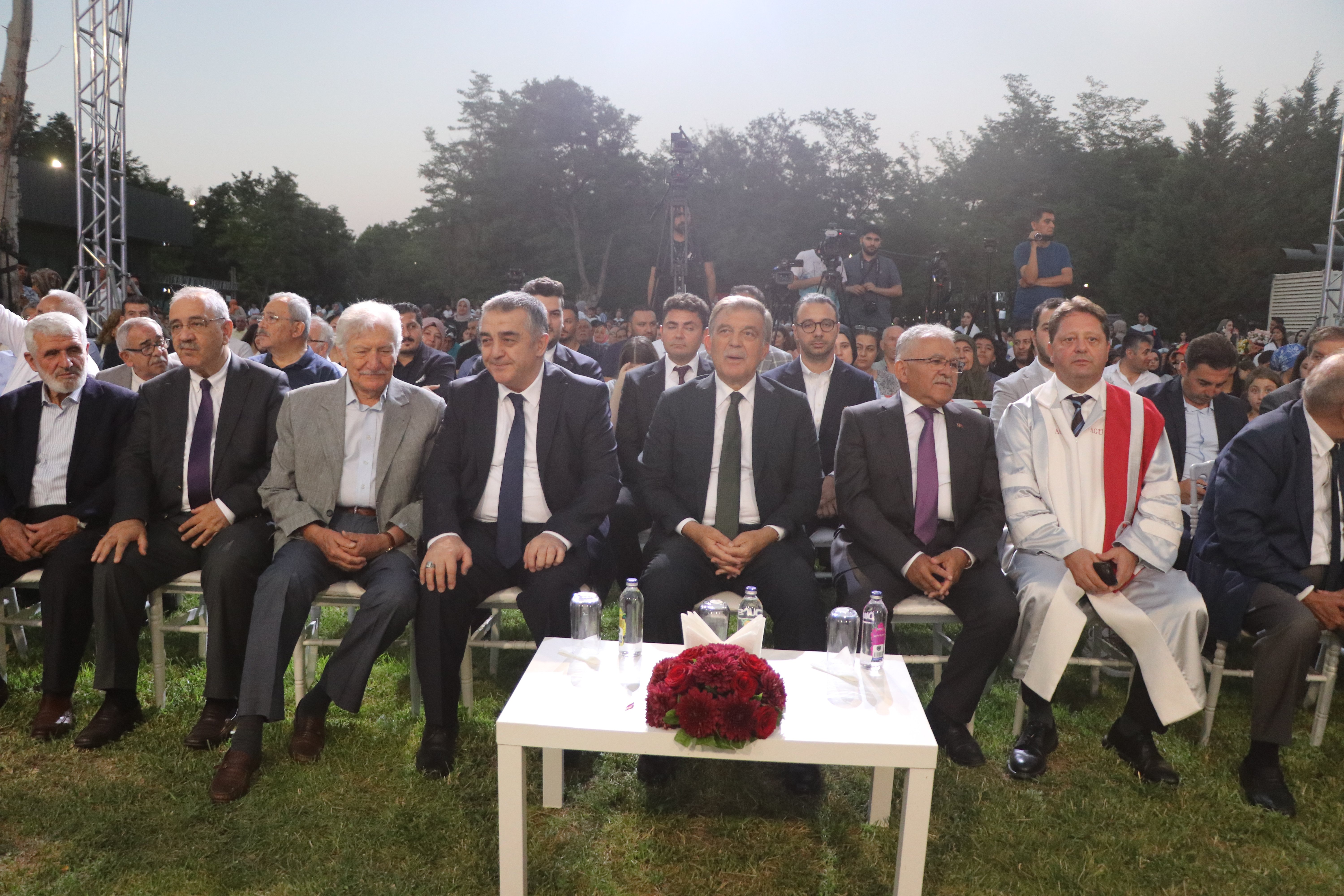 AGÜ Mezuniyet Töreni