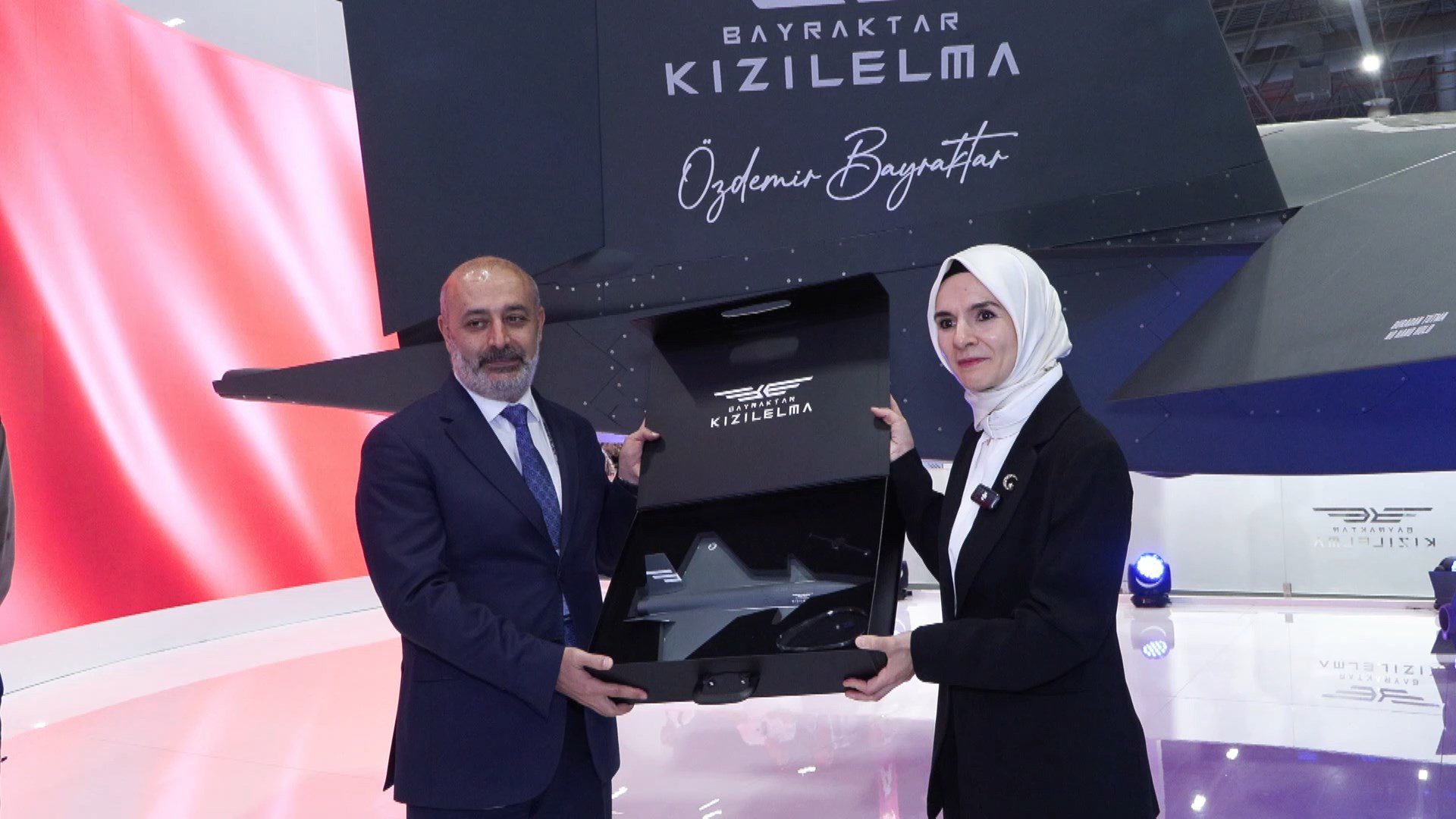 Bakan Göktaş fuar ziyaretinde