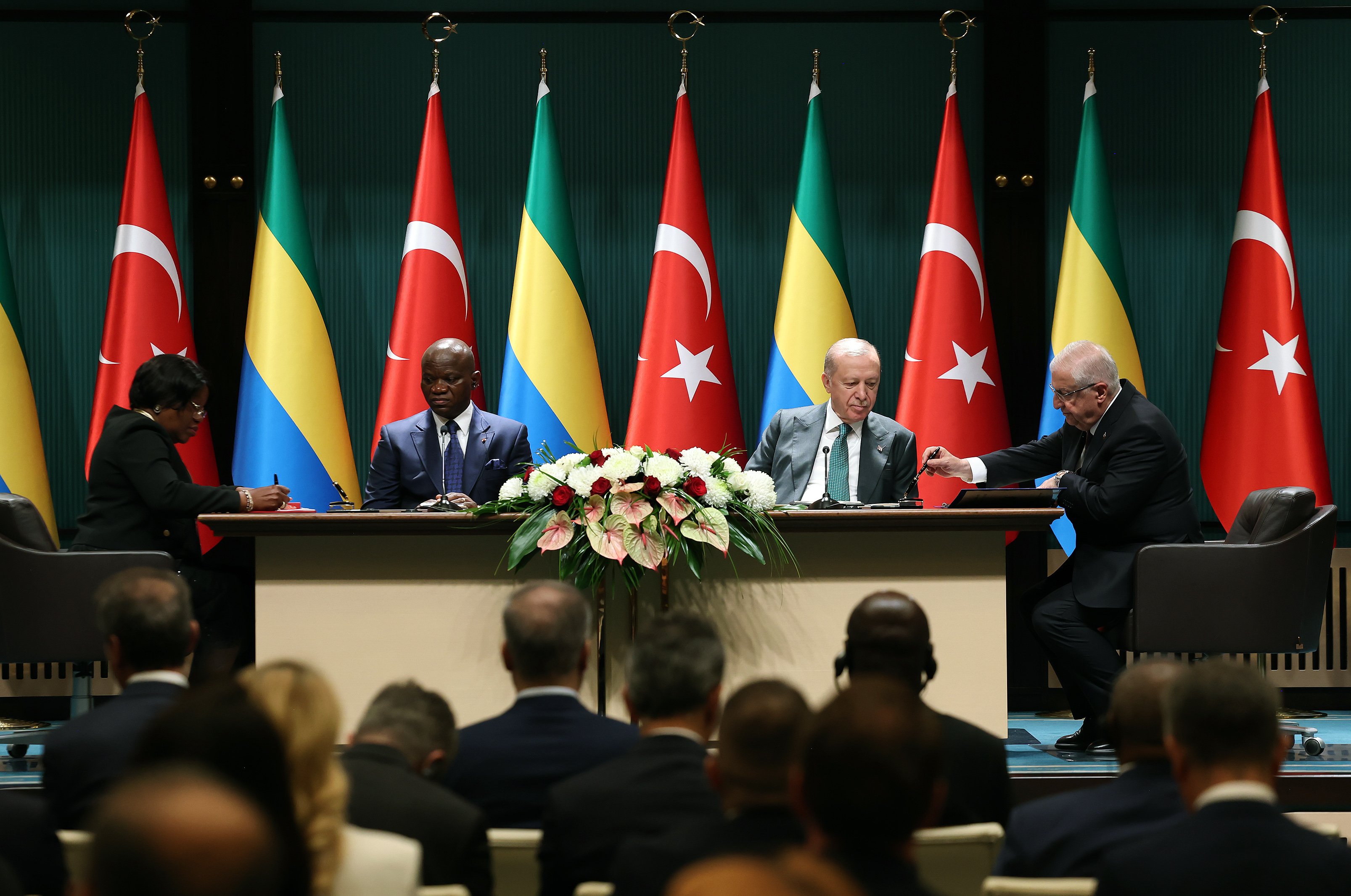 Cumhurbaşkanı Erdoğan Gabon Cumhurbaşkanı ile görüşüyor
