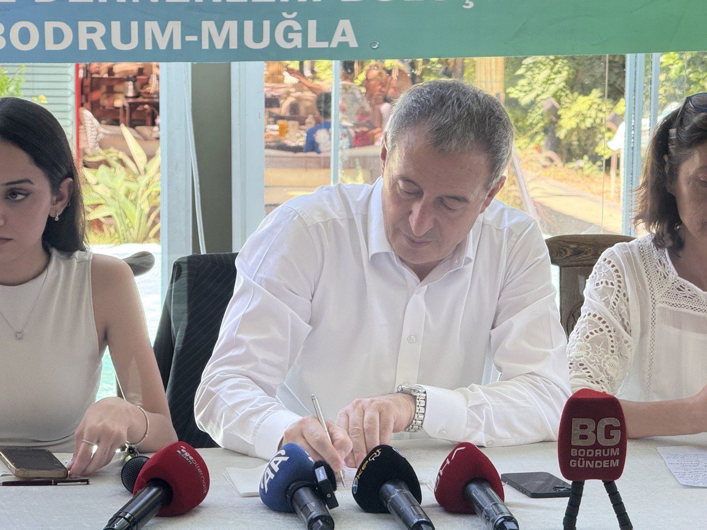 DEM Parti Toplantısı
