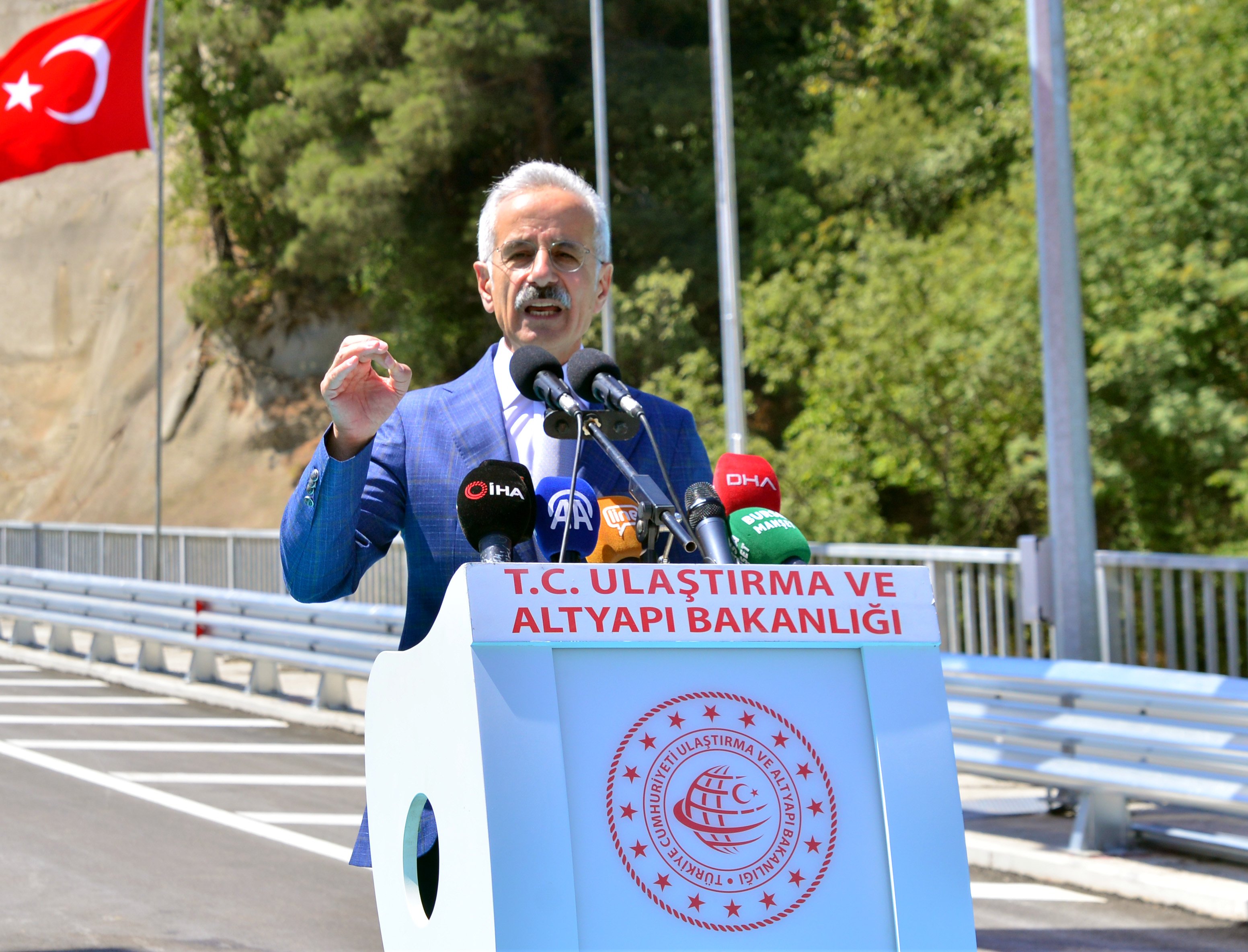 Bakan Uraloğlu Konuşma Yapıyor