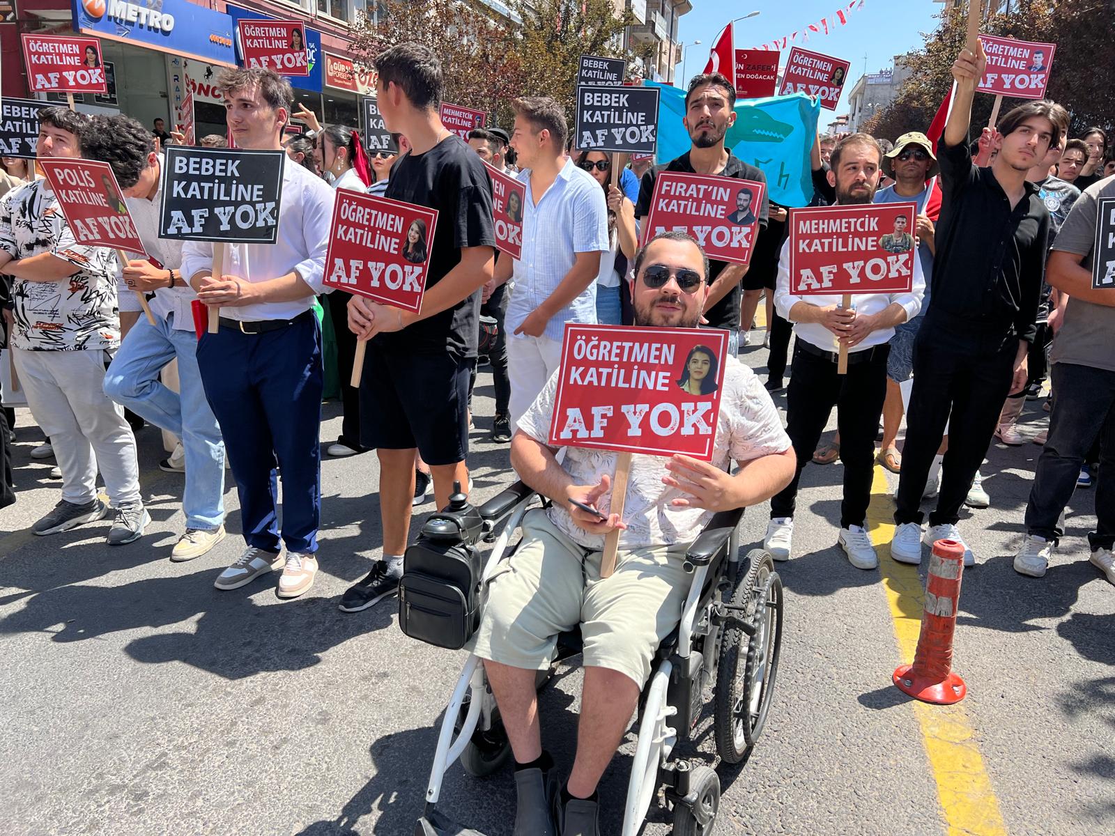 Ümit Özdağ partililerle