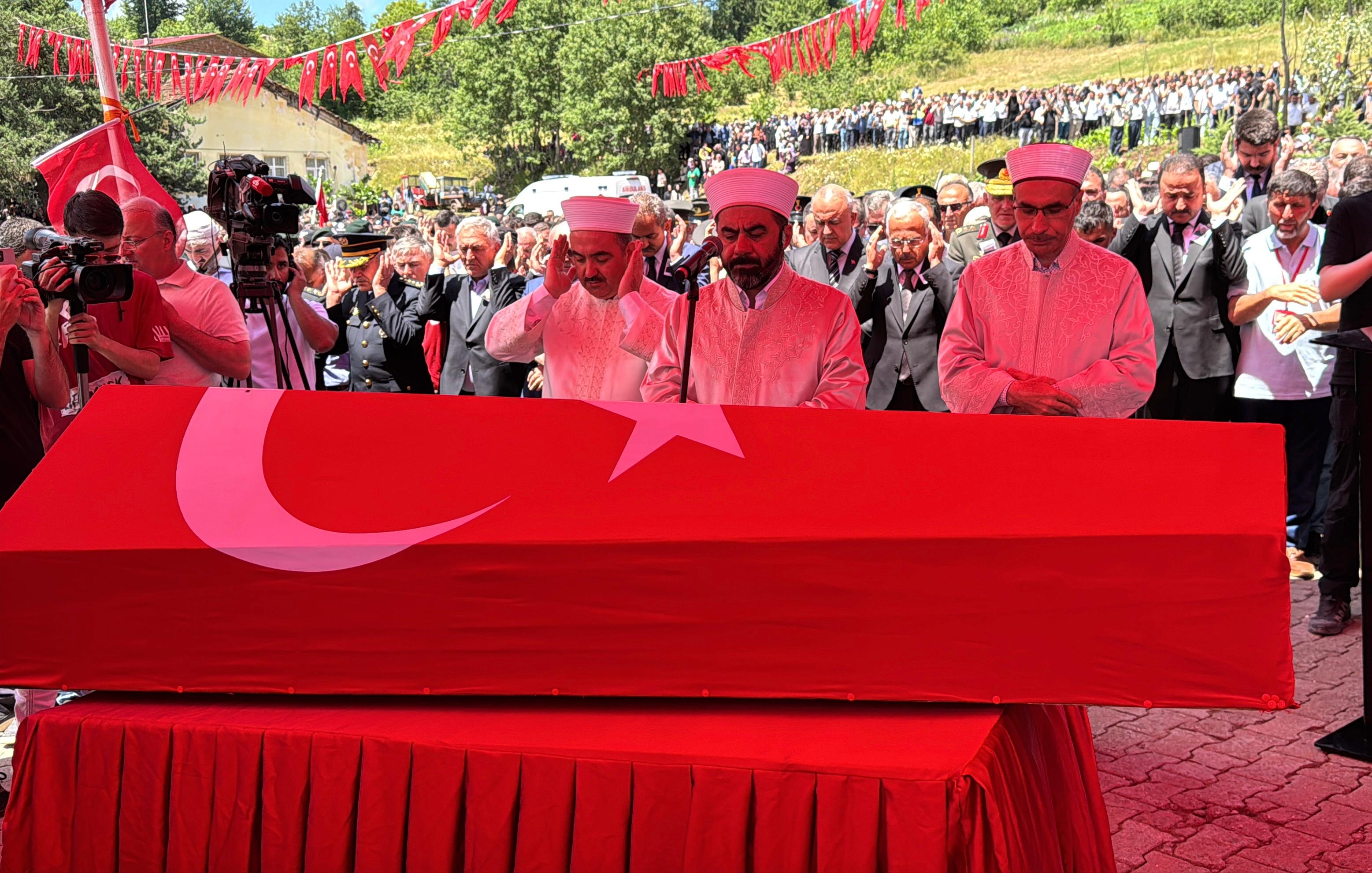 Şehit Kani Obi için düzenlenen tören