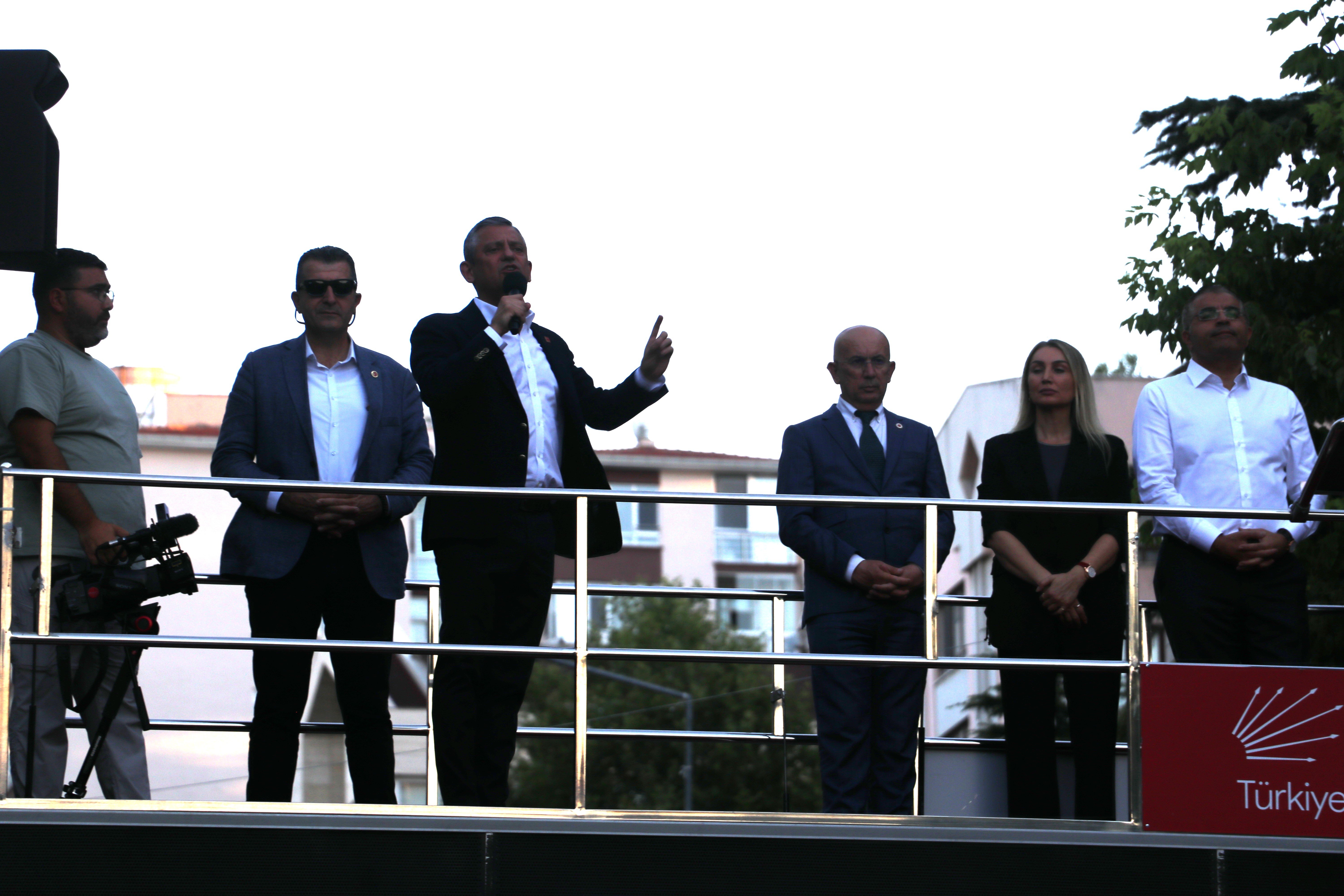 Özgür Özel Ekrem İmamoğlu