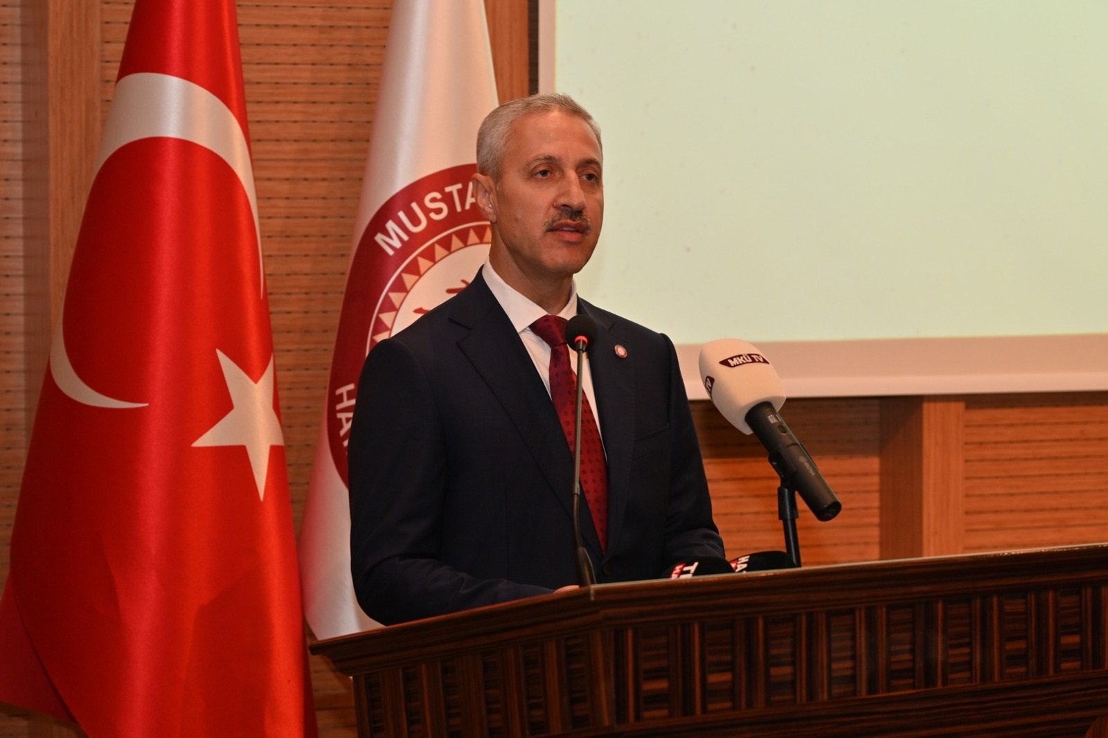 Hatay Mustafa Kemal Üniversitesi Rektörü Prof. Dr. Veysel Eren