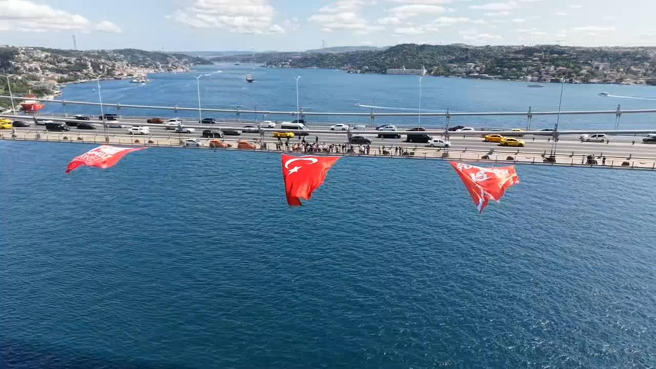 15 Temmuz Şehitler Köprüsü Türk Bayrağı
