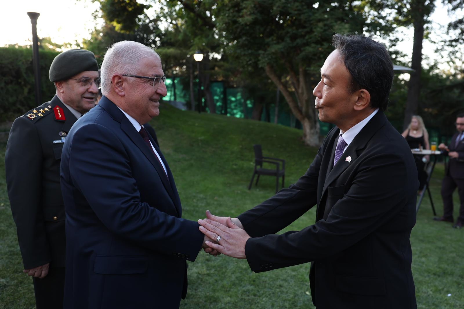 Bakan Yaşar Güler Japonya Büyükelçisi ile
