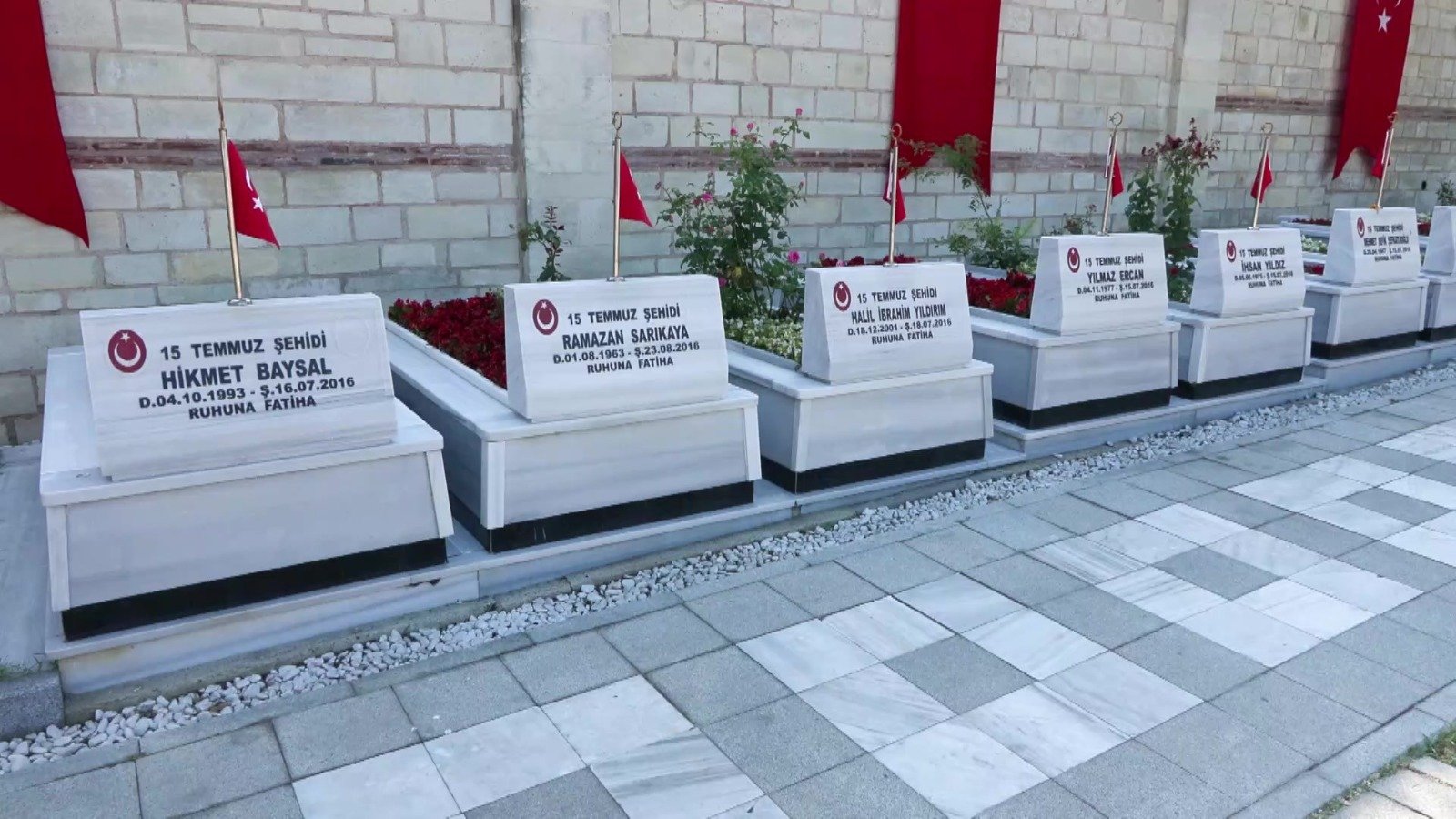 15 Temmuz Şehitliği ziyaretinde devlet erkanı