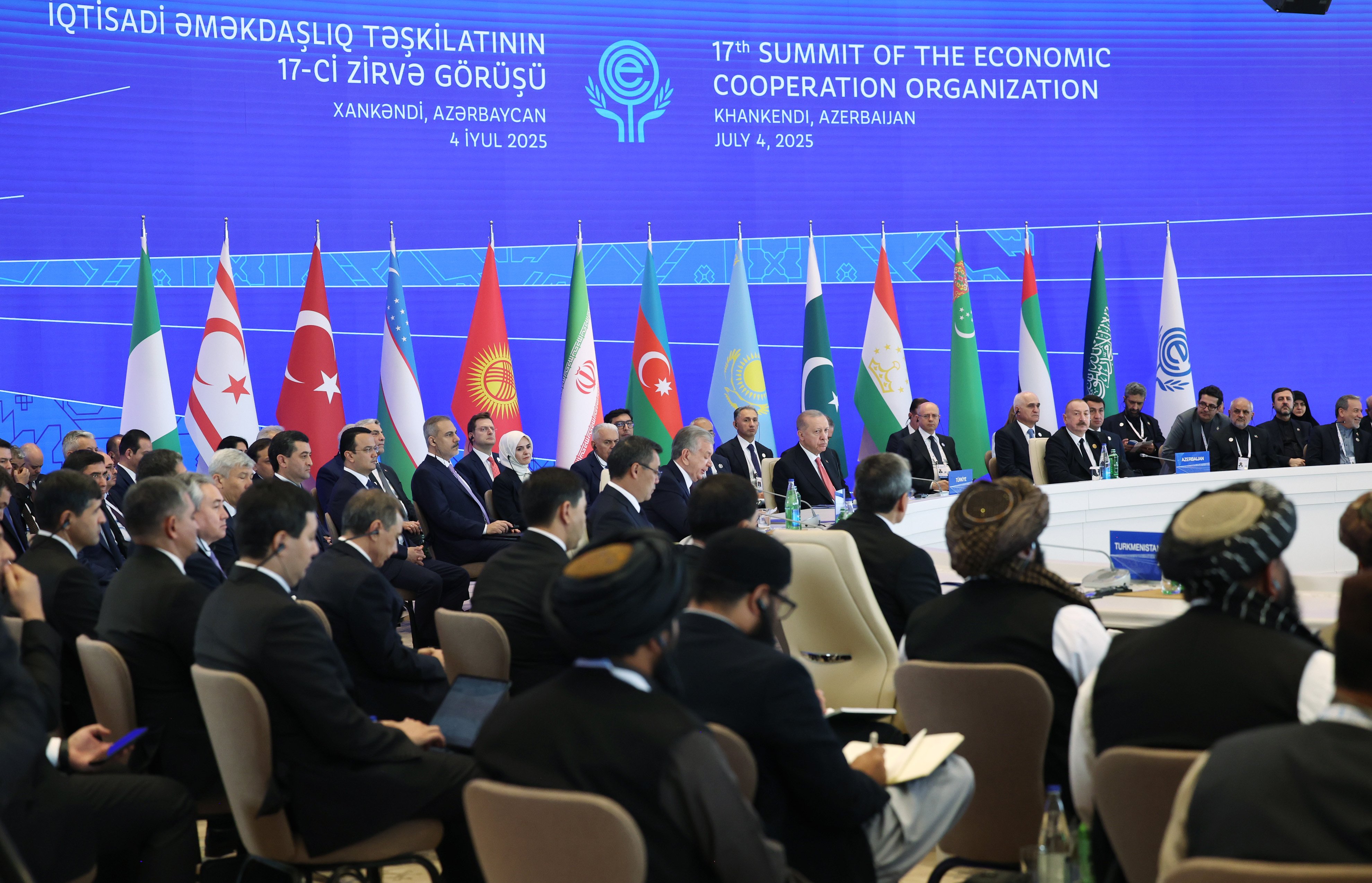 Ekonomik İşbirliği Teşkilatı Zirvesi liderler fotoğrafı