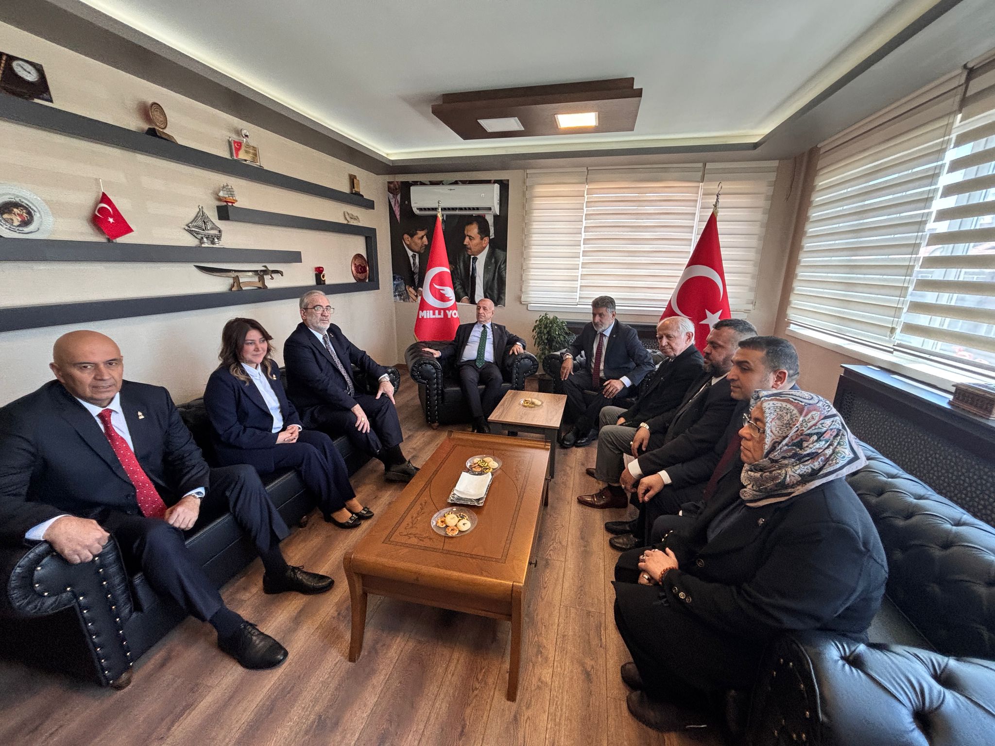 Ümit Özdağ açıklama yapıyor