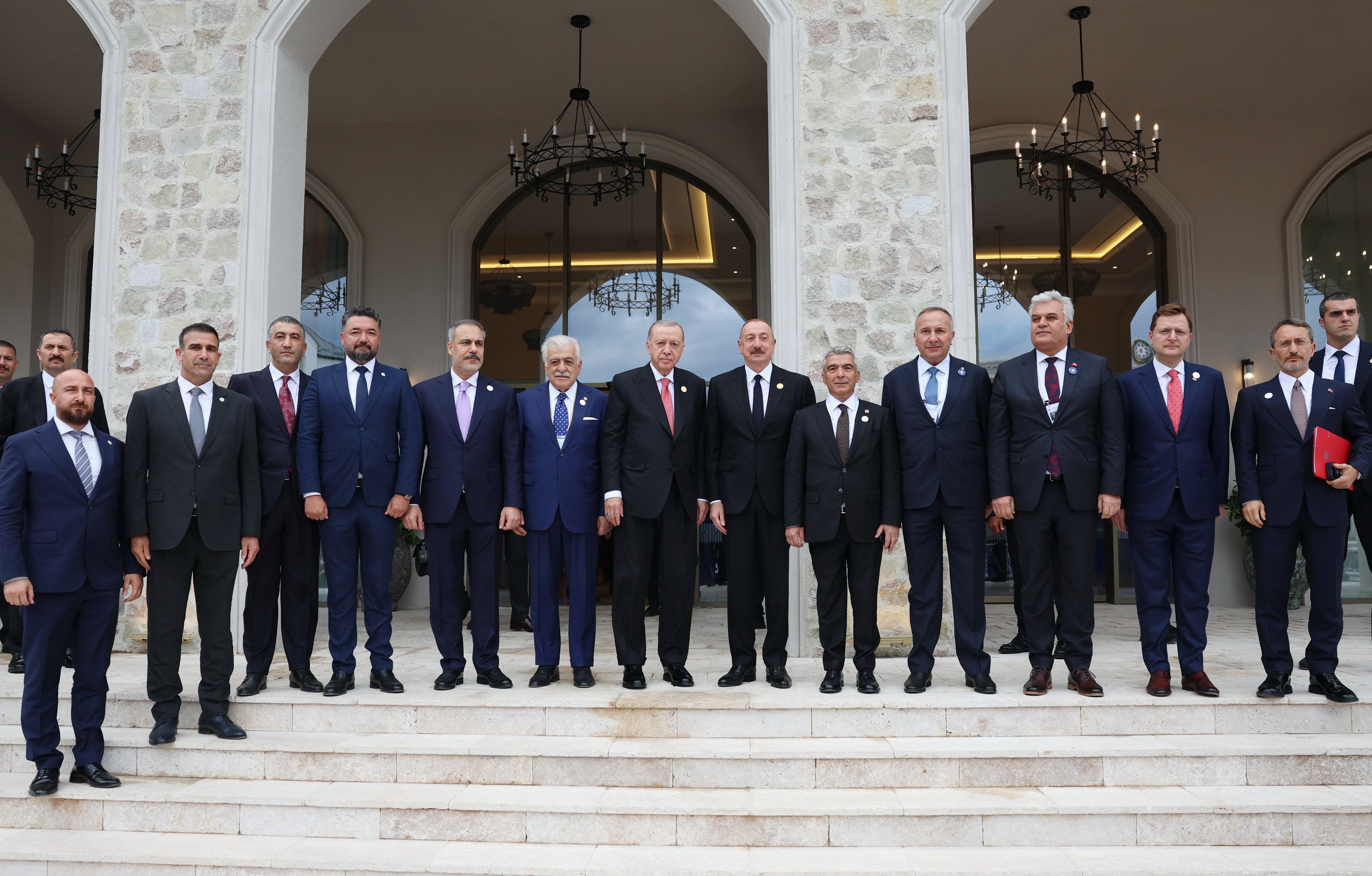 Cumhurbaşkanı Erdoğan, Azerbaycan Cumhurbaşkanı Aliyev ve Pakistan Başbakanı Şerif
