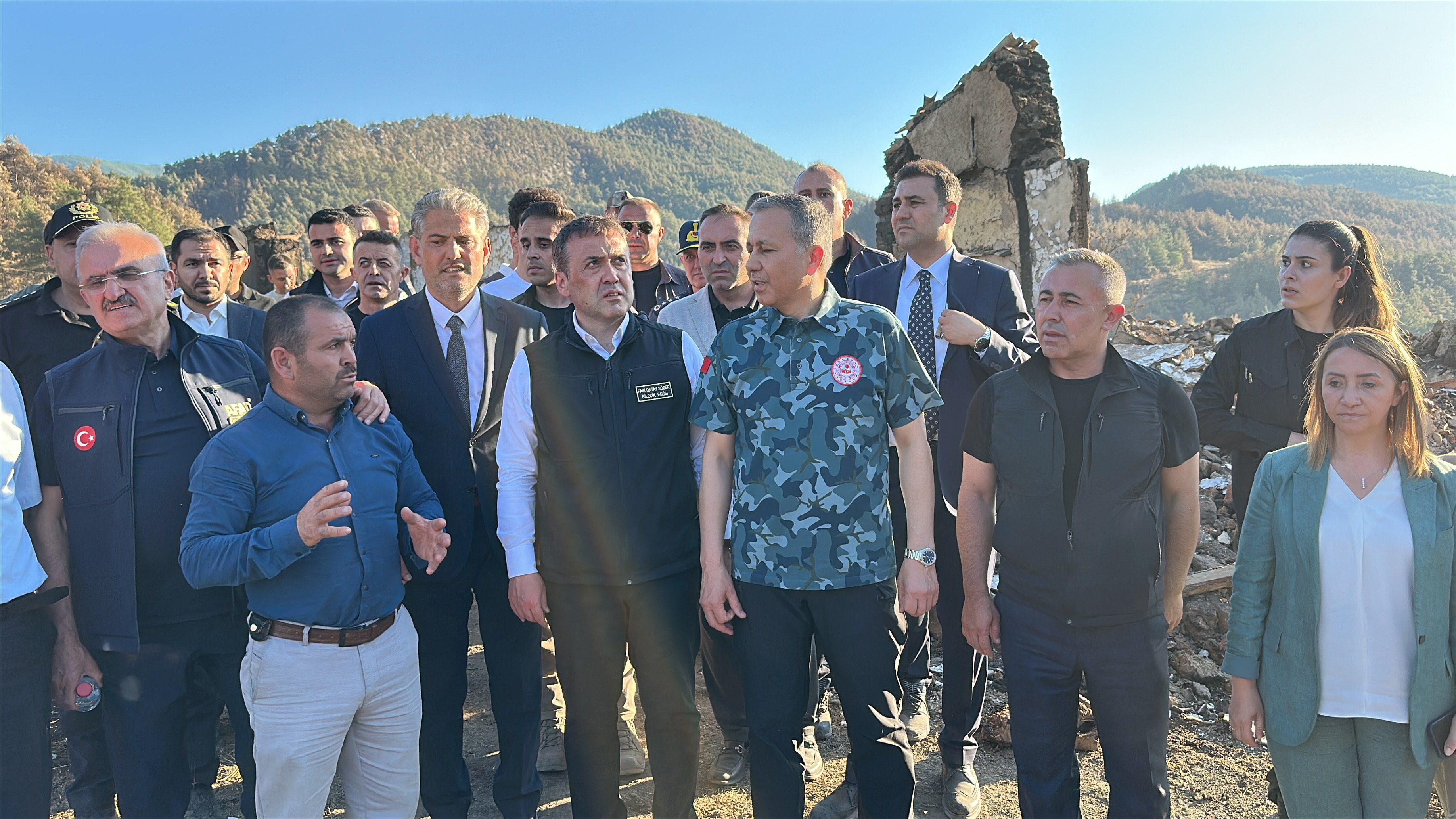 Bakan Yerlikaya Yangın Bölgesinde