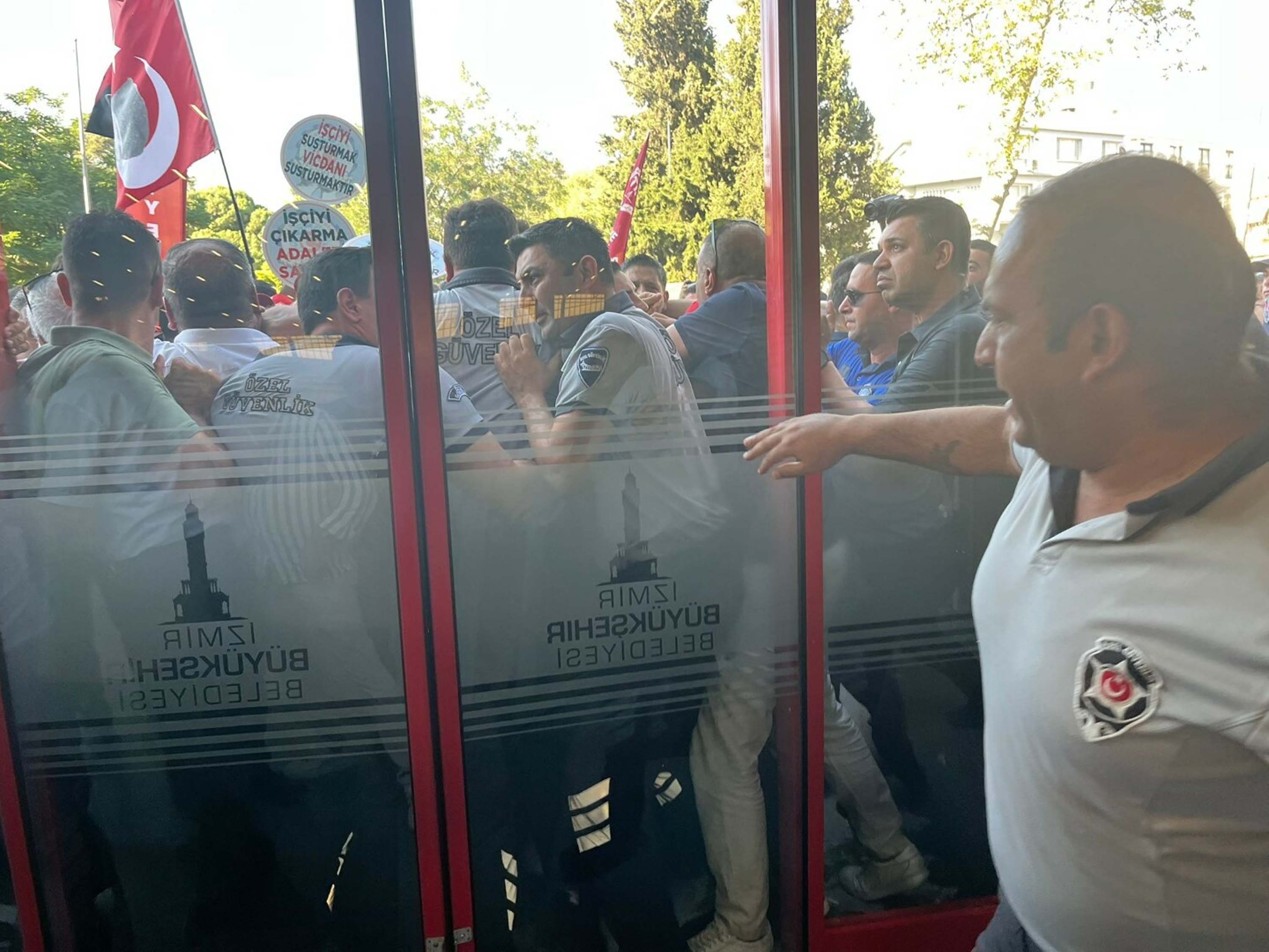 İzmir Belediye-İş Sendikası eylemi