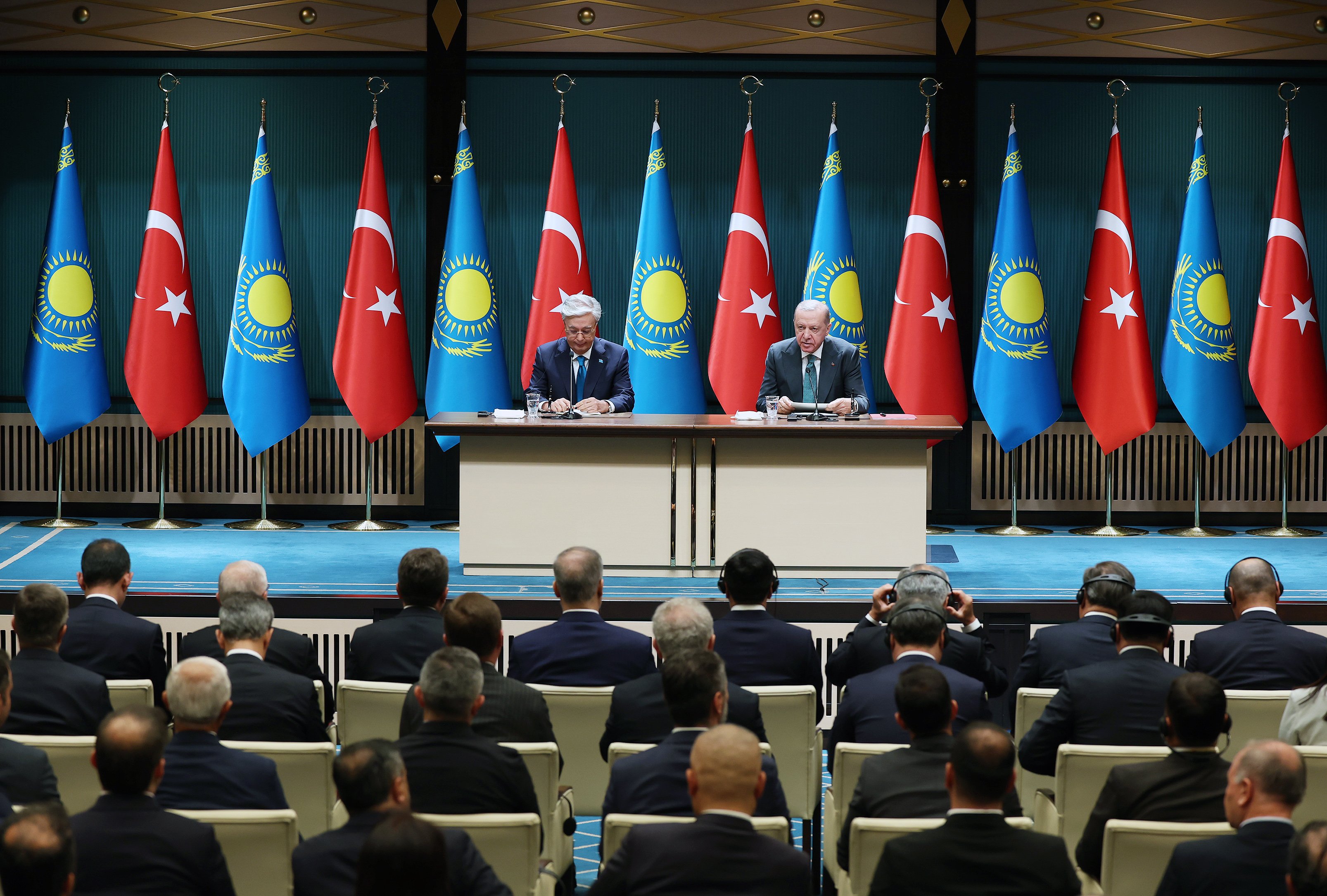 Erdoğan ve Tokayev ortak bildiri imzalıyor