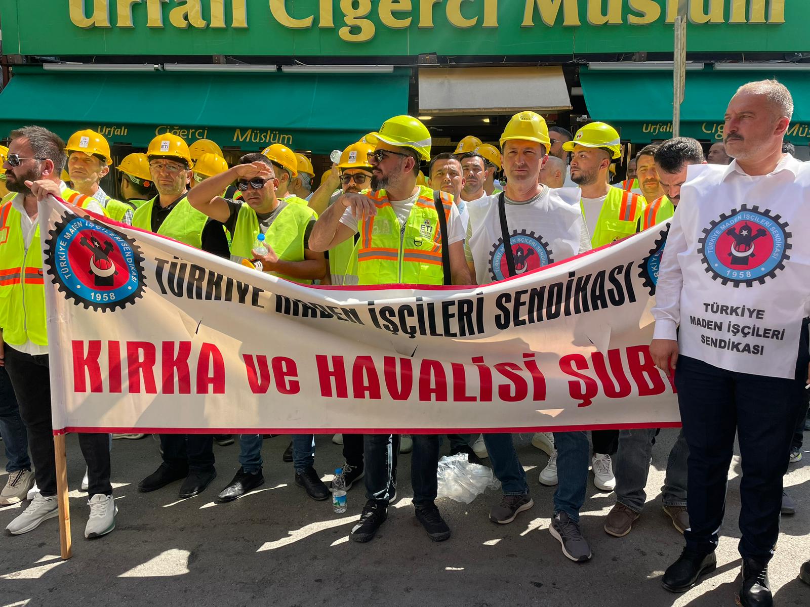 TÜRK-İŞ işçileri