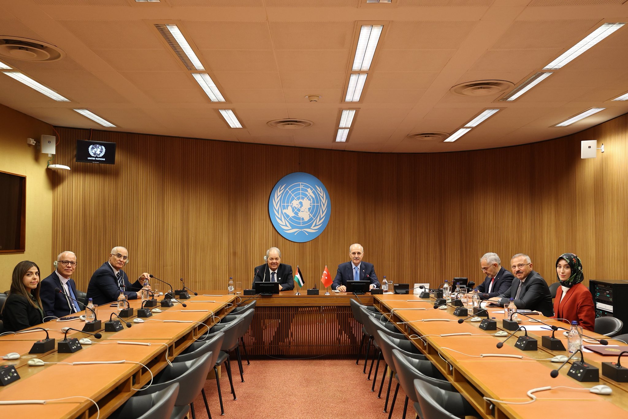 Numan Kurtulmuş konuşma yapıyor