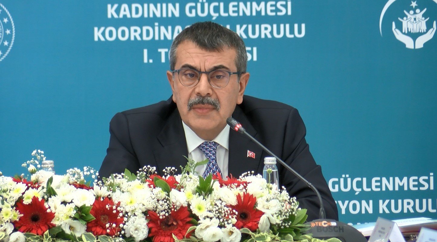 Aile ve Sosyal Hizmetler Bakanı Mahinur Özdemir Göktaş