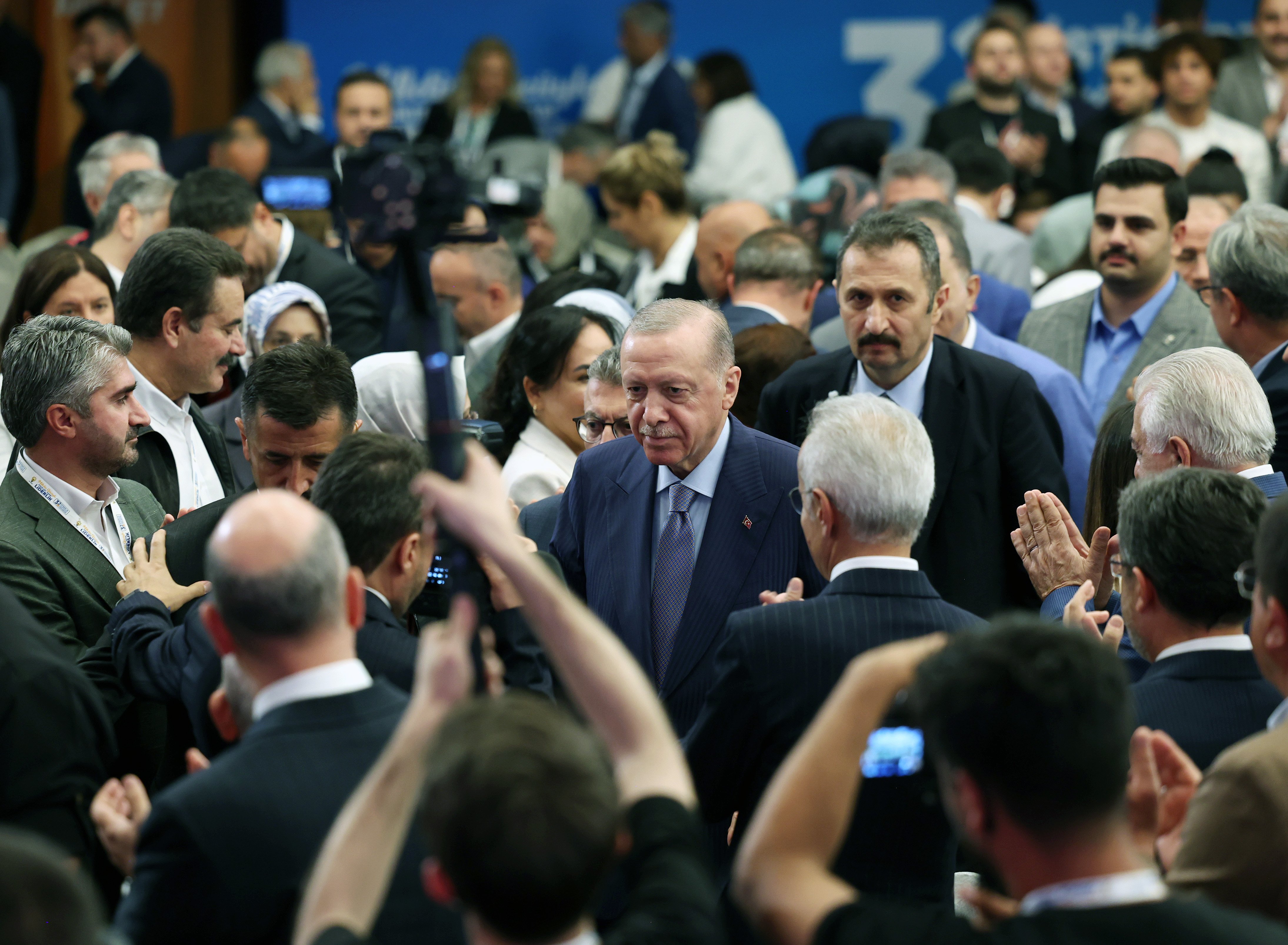 Cumhurbaşkanı Erdoğan Konuşma Yapıyor