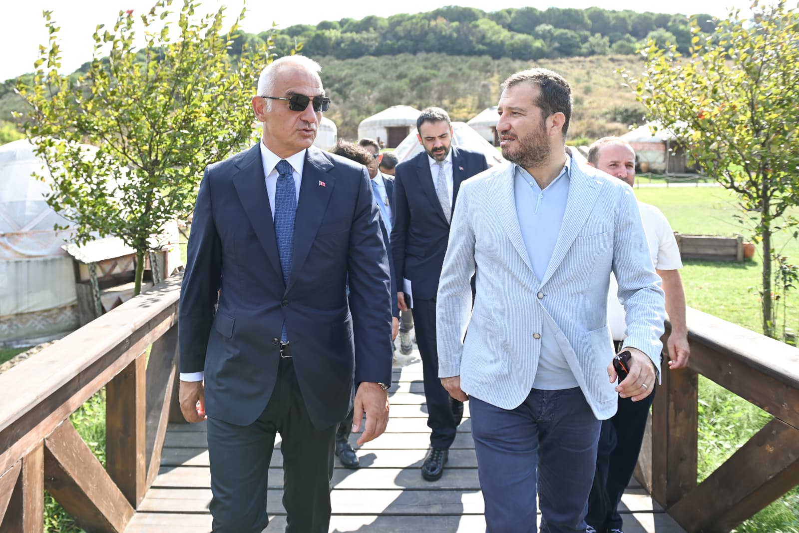 Bakan Mehmet Nuri Ersoy