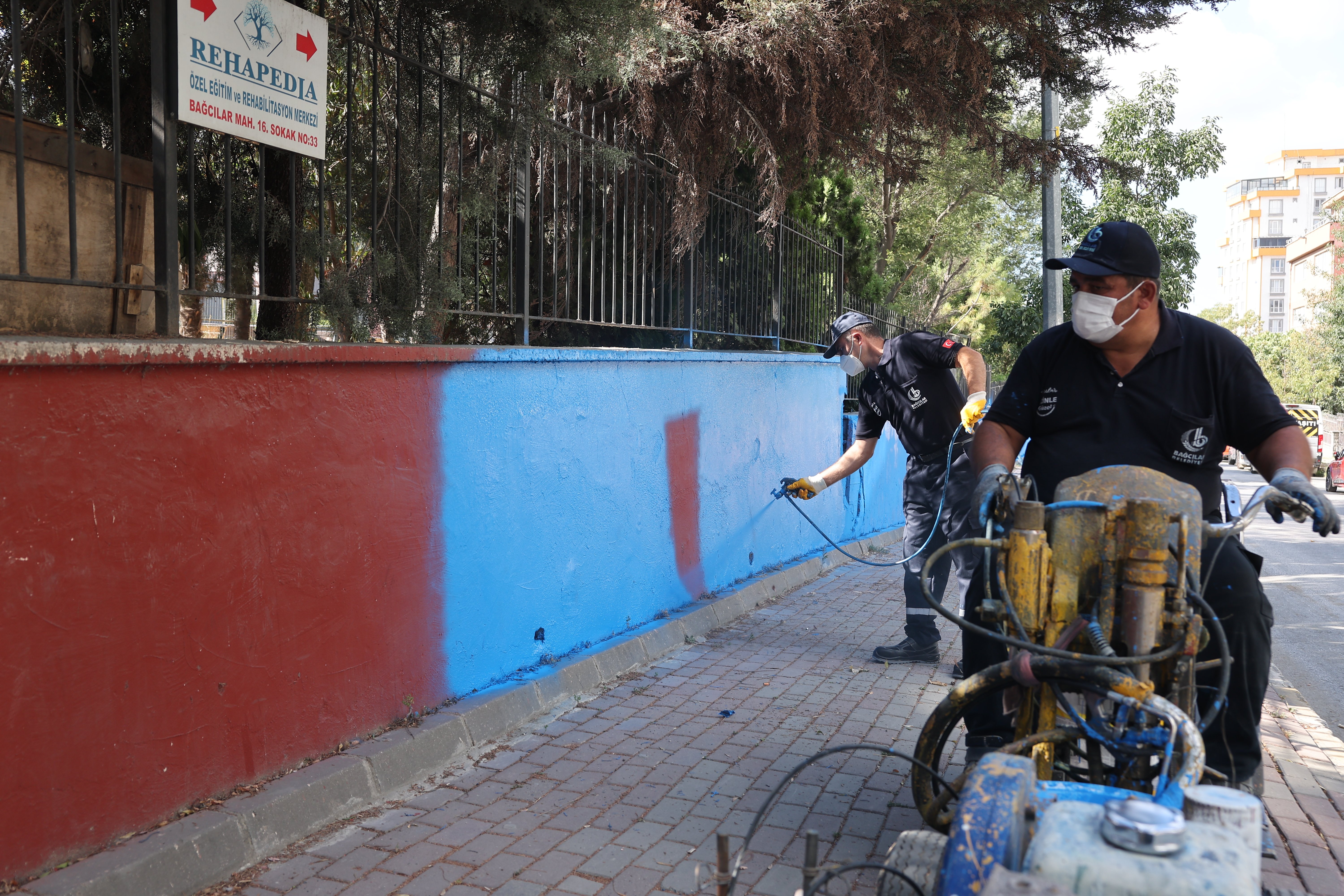 Bağcılar Belediyesi okul bahçesi hazırlıkları