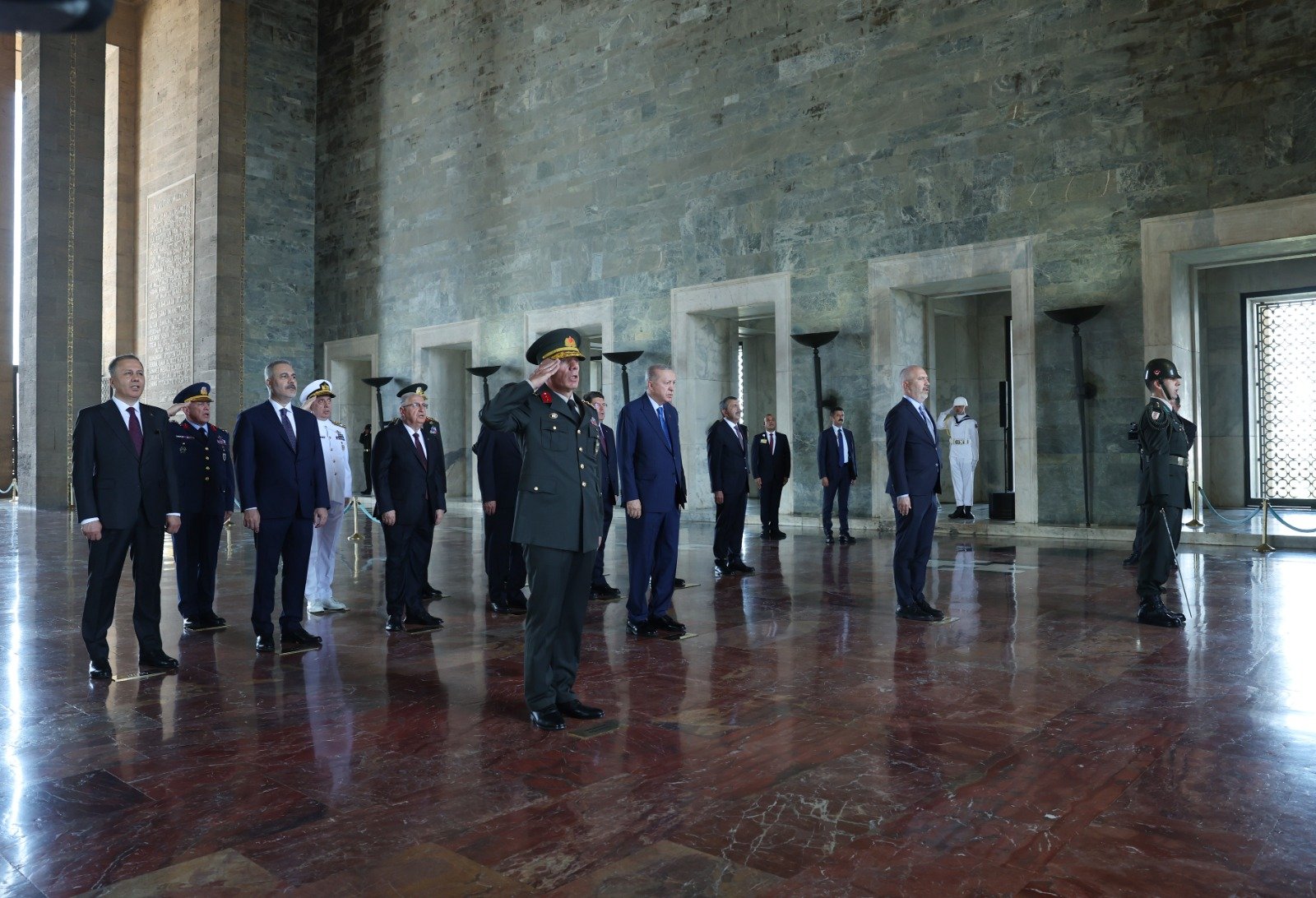 Cumhurbaşkanı Erdoğan ve YAŞ üyeleri Anıtkabir