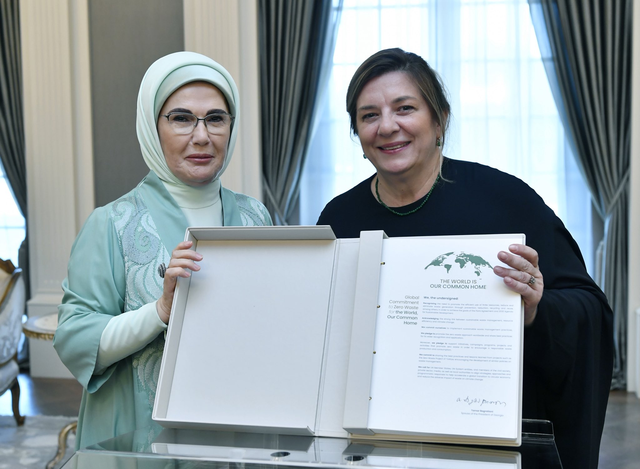 Emine Erdoğan ve Tamar Bagrationi görüşmesi