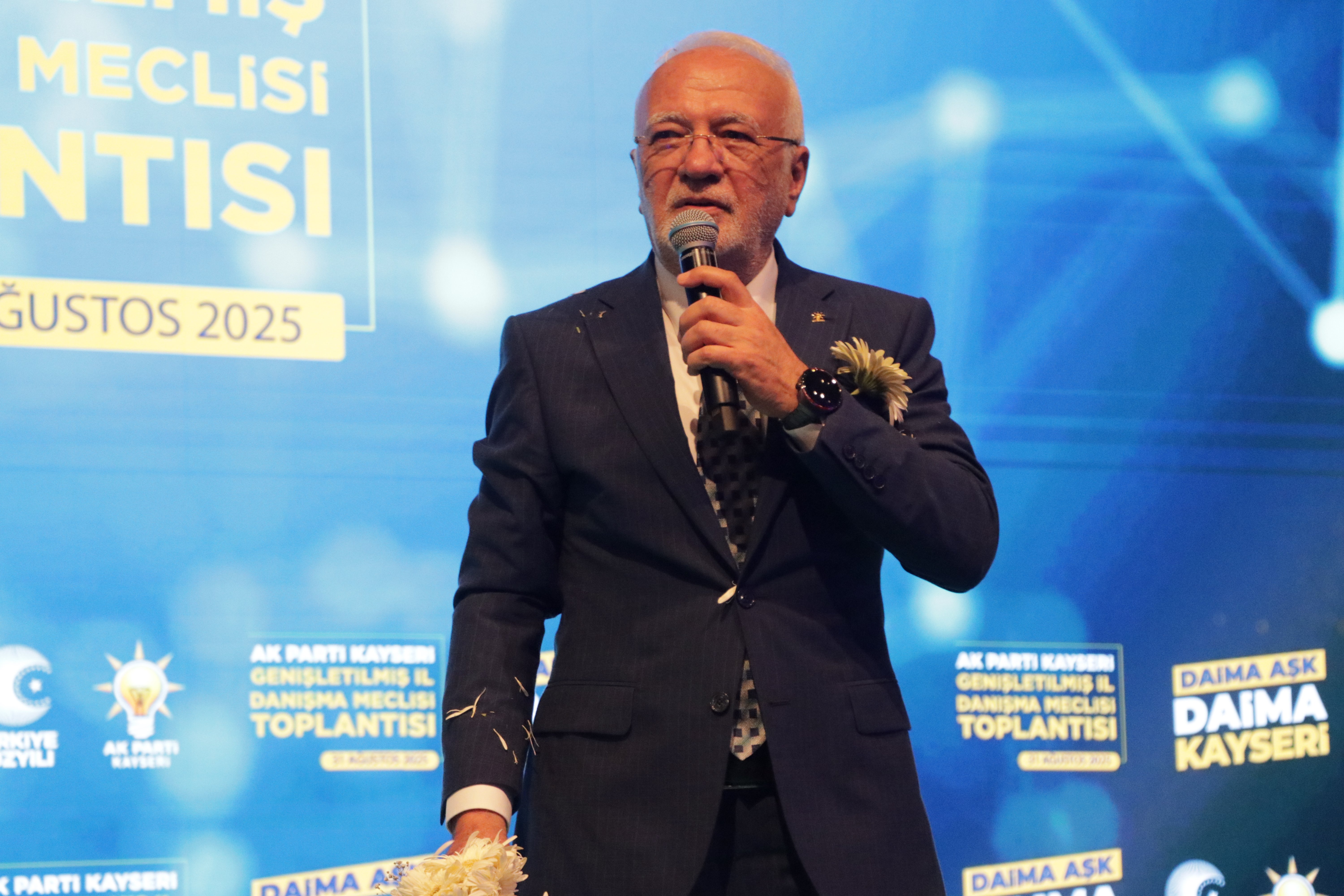 AK Parti Kayseri toplantısı katılımcıları