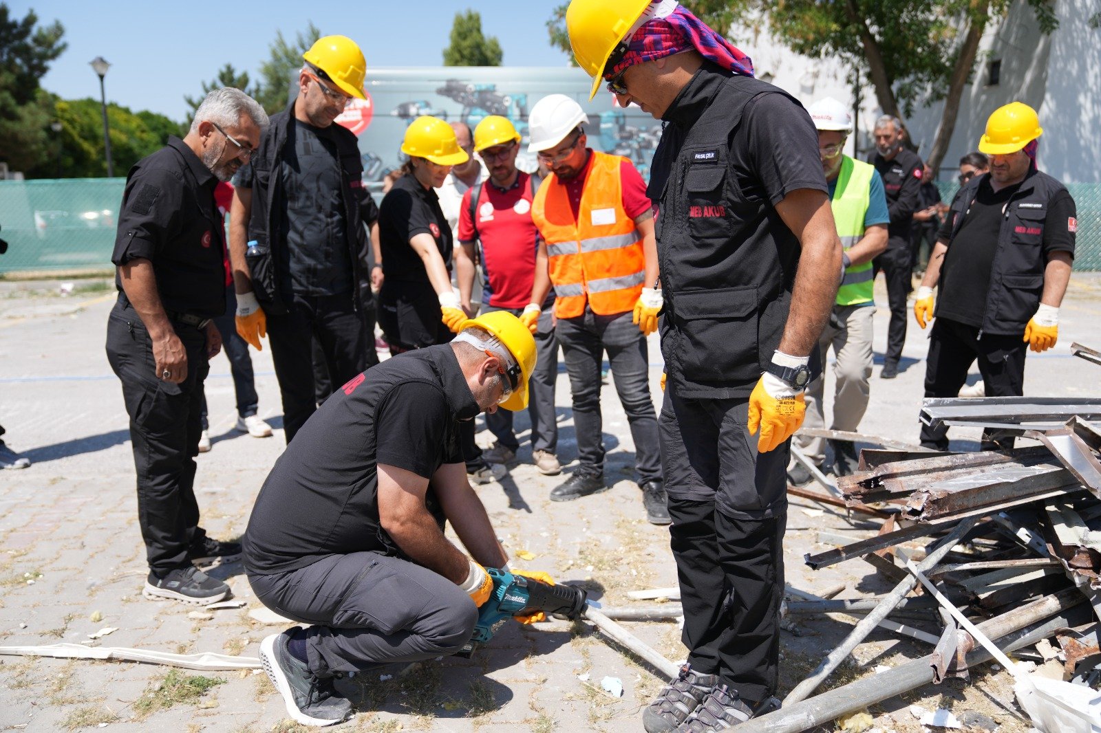 MEB AKUB ekipleri tatbikatta