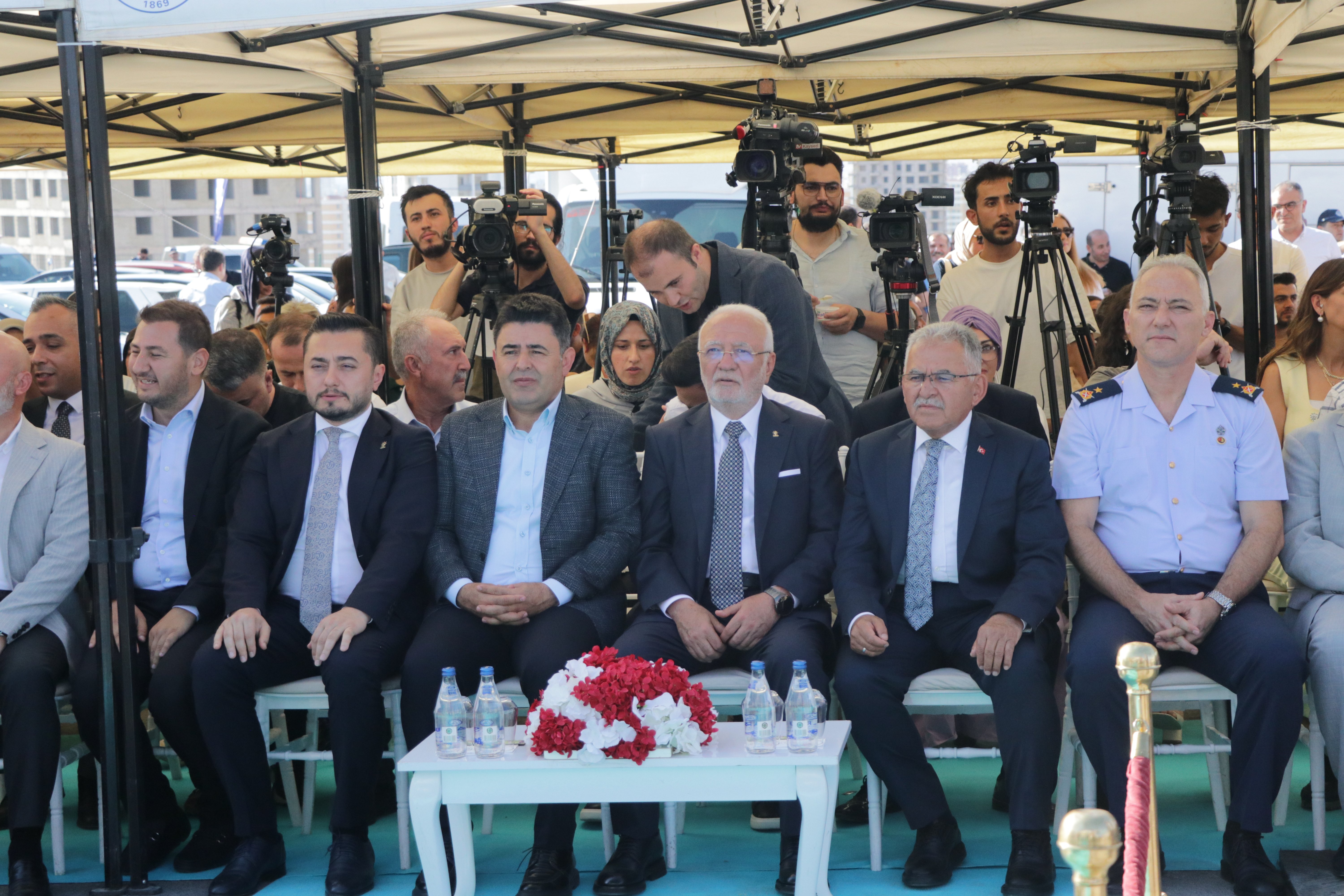AK Parti Grup Başkanvekili Mustafa Elitaş