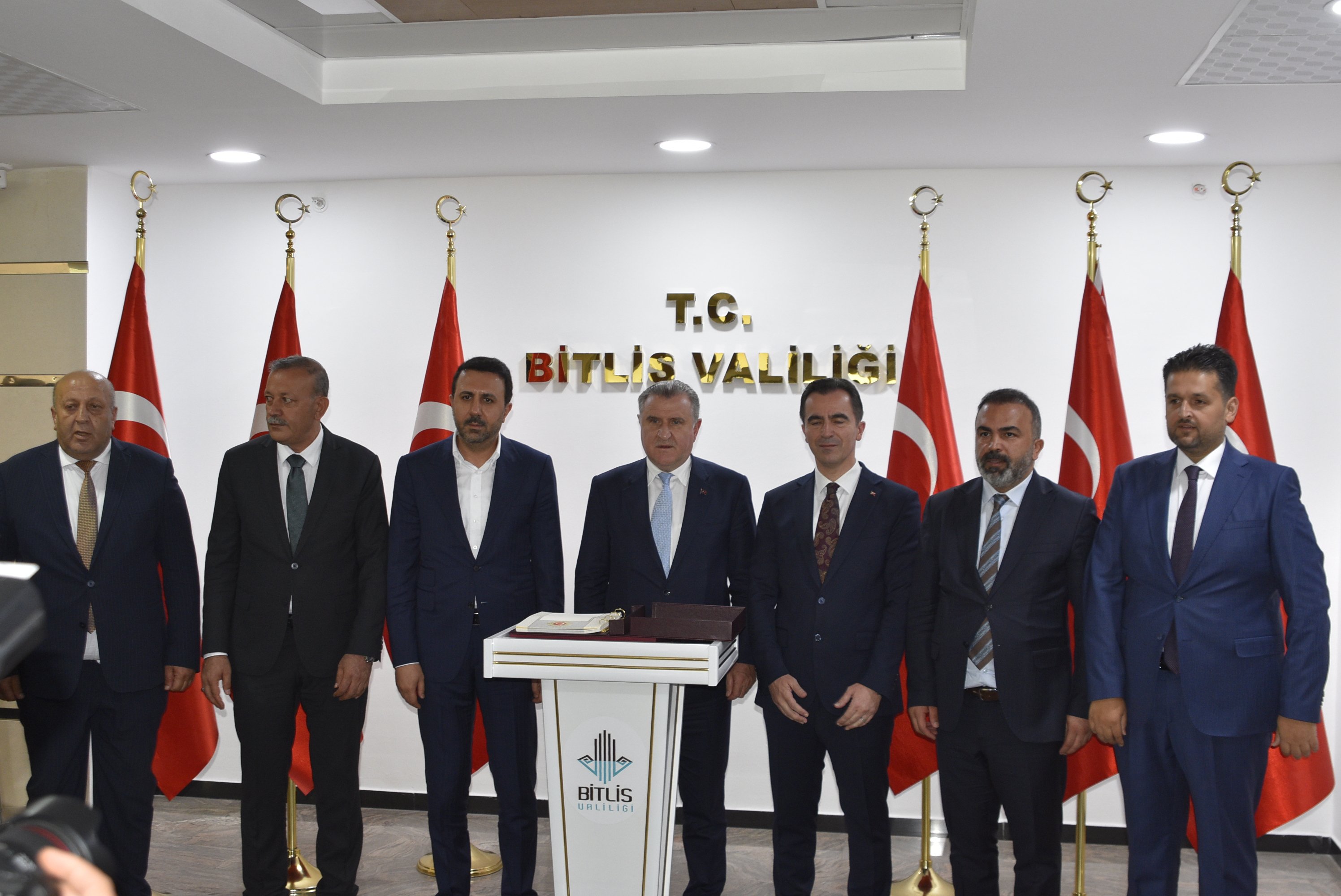 Gençlik ve Spor Bakanı Osman Aşkın Bak