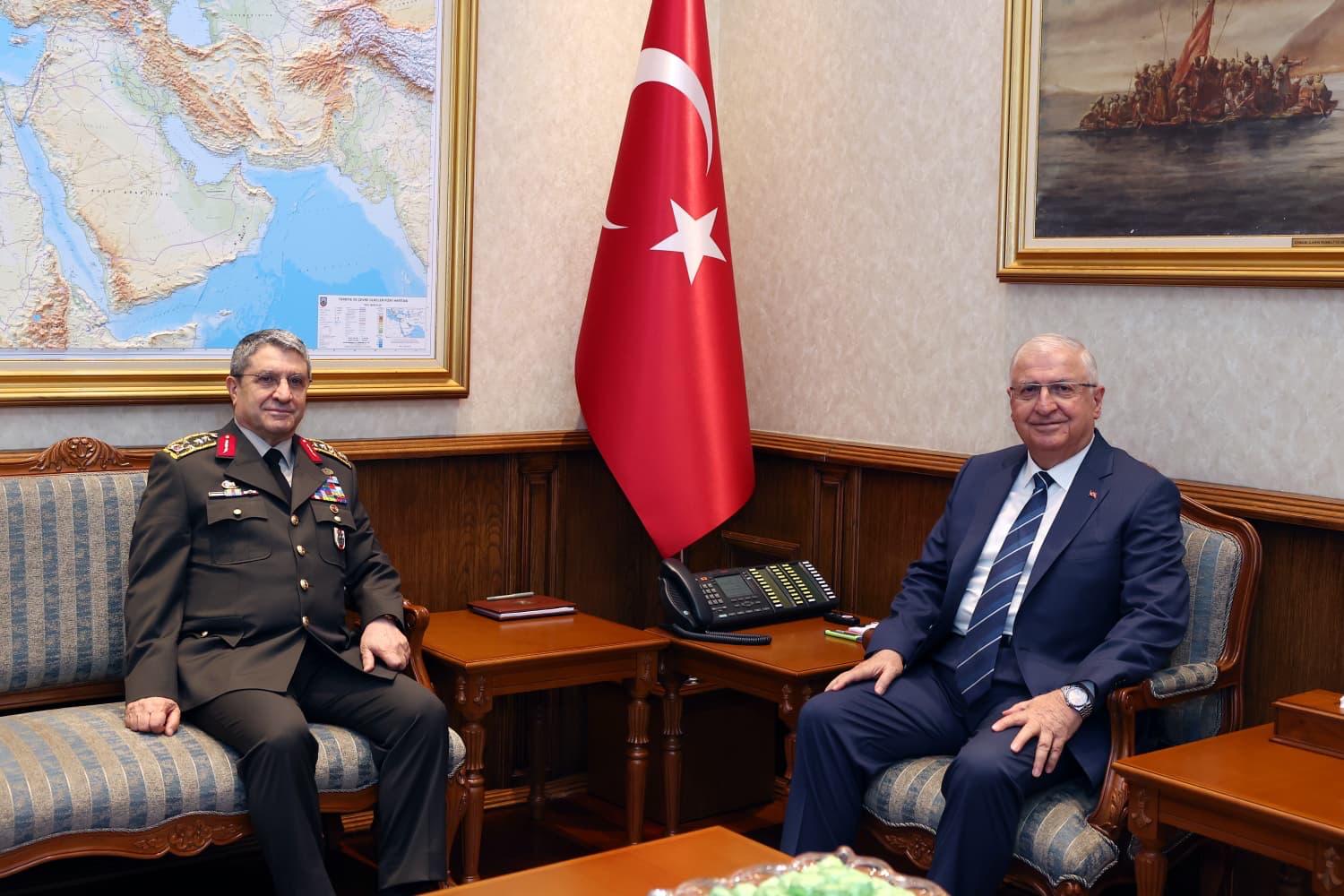 Milli Savunma Bakanı Yaşar Güler ve Genelkurmay Başkanı Selçuk Bayraktaroğlu