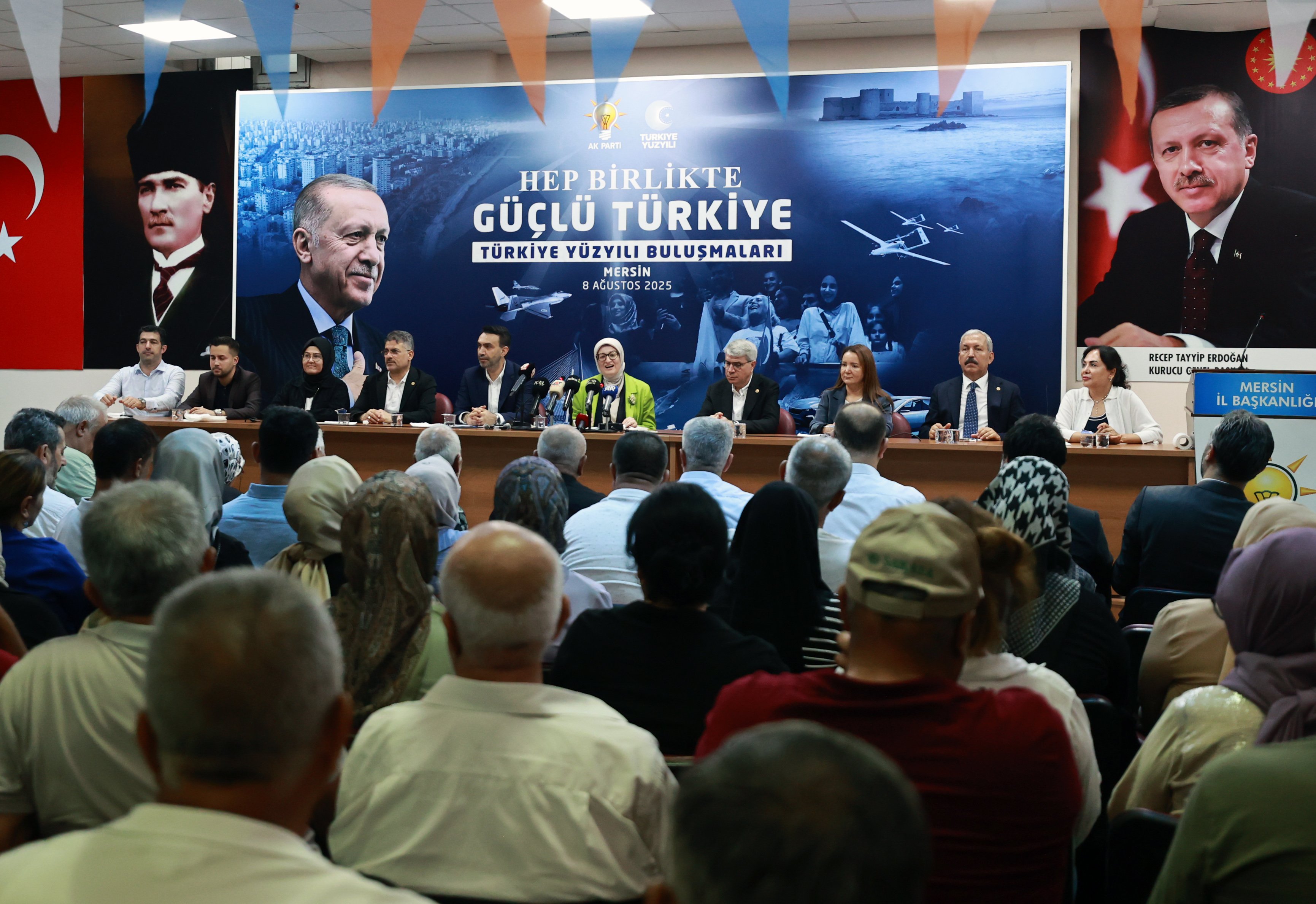 AK Parti Mersin İl Başkanlığında Türkiye Yüzyılı Buluşmaları
