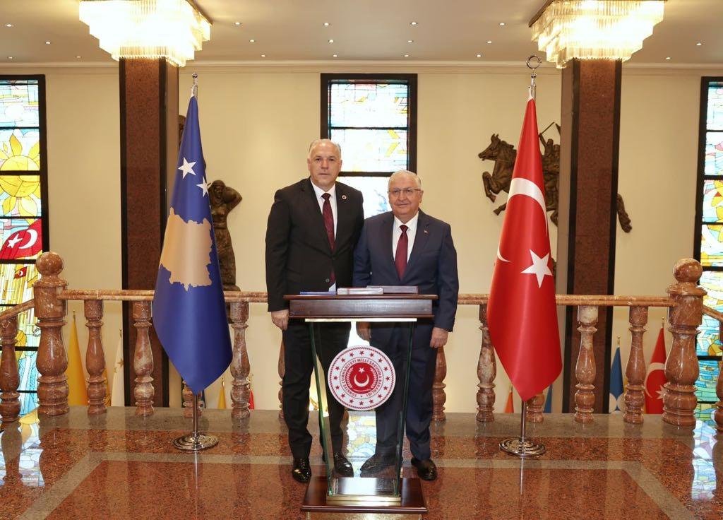 Bakanlar heyetler arası görüşme yapıyor